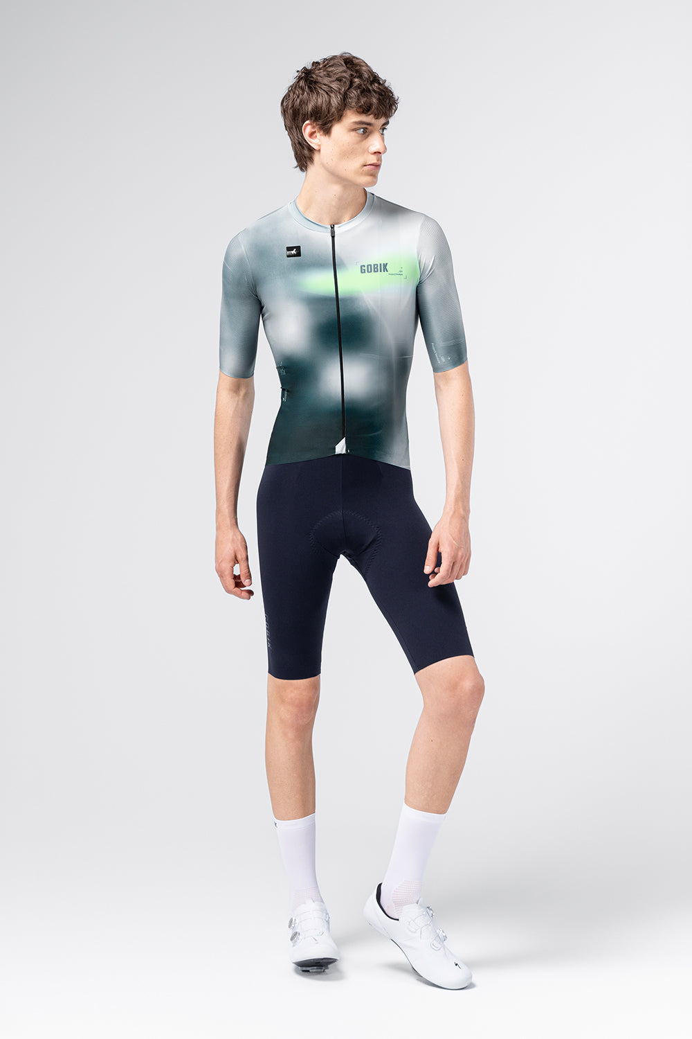 Maillot Gobik Attitude 2.0 en Tetsu, vista frontal sobre modelo #Color_Tetsu