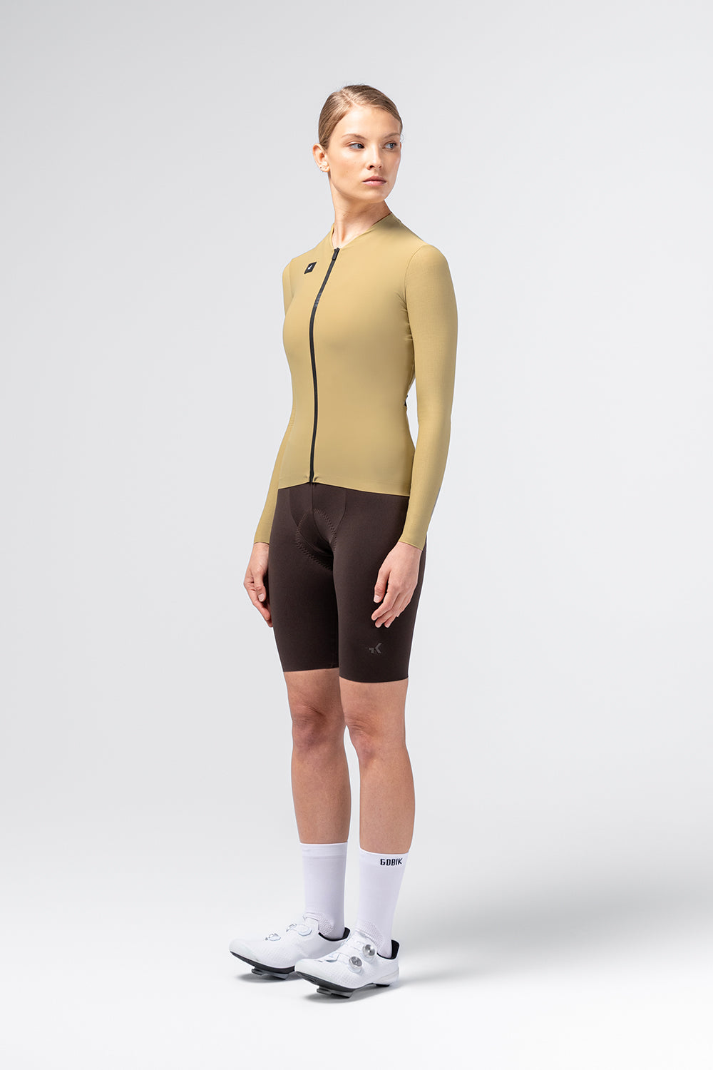Maillot Gobik Avalon en Keemun, vista frontal, llevado por la modelo #Color_Keemun