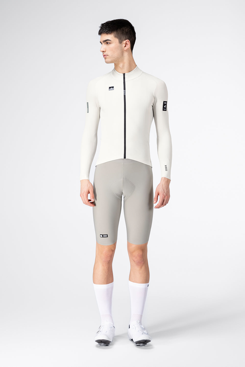 Maillot Gobik Pacer Solid 2.0 en Crepe, vista frontal sobre modelo #Color_Crepe