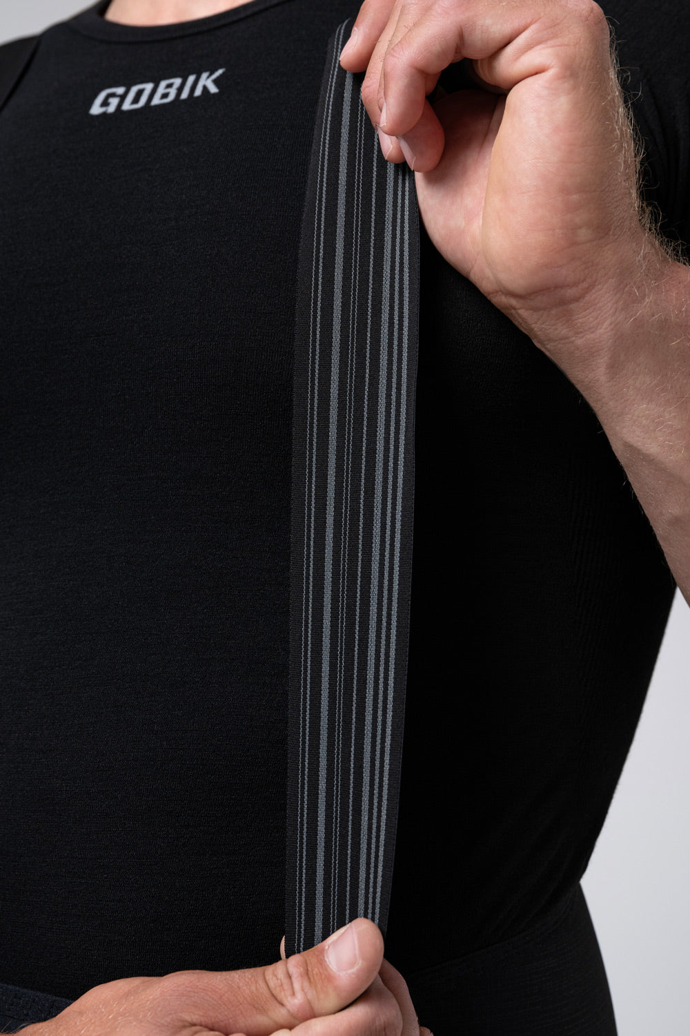 Culotte Largo Gobik Subzero en Ink Black, vista lateral sobre modelo #Color_Ink Black