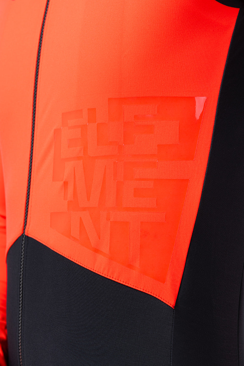 Chaqueta Gobik Element en Superflame, detalle del logotipo Element y el corte bicolor #Color_Superflame