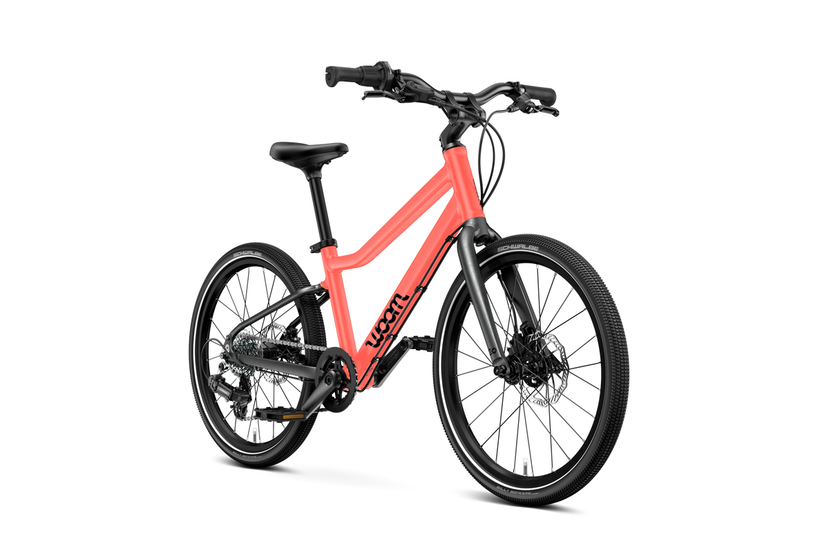 Bicicleta infantil woom EXPLORE 4 en Coral neón, perspectiva #Color_Coral neón