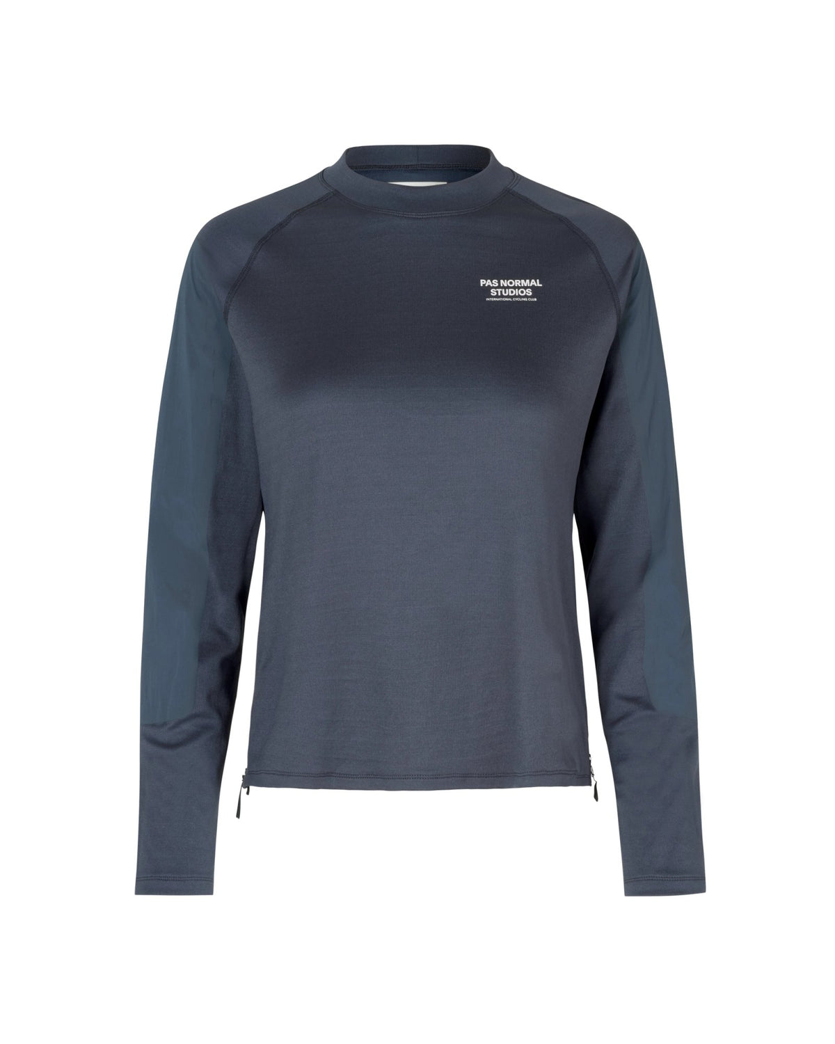 Camiseta técnica larga de mujer Pas Normal Studios Escapism en Classic Blue, vista frontal #Color_Classic Blue