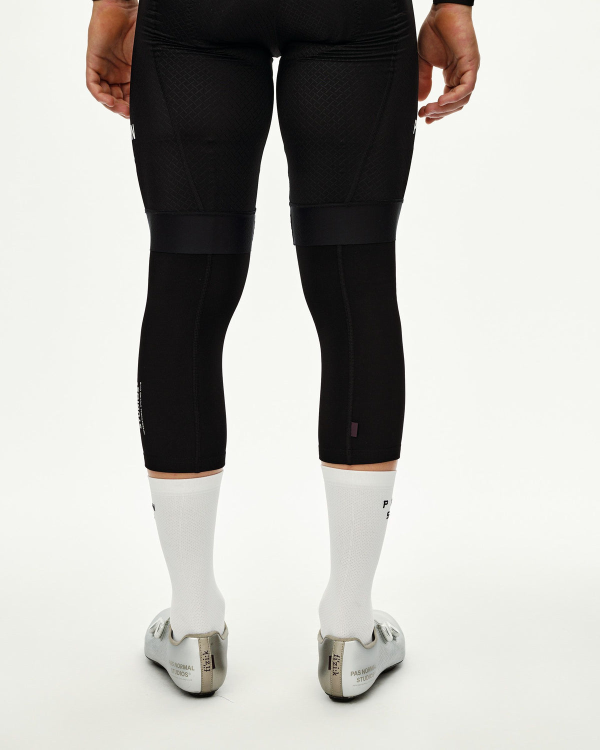 Logo Knee Warmers Black vista posterior #Color_Black
