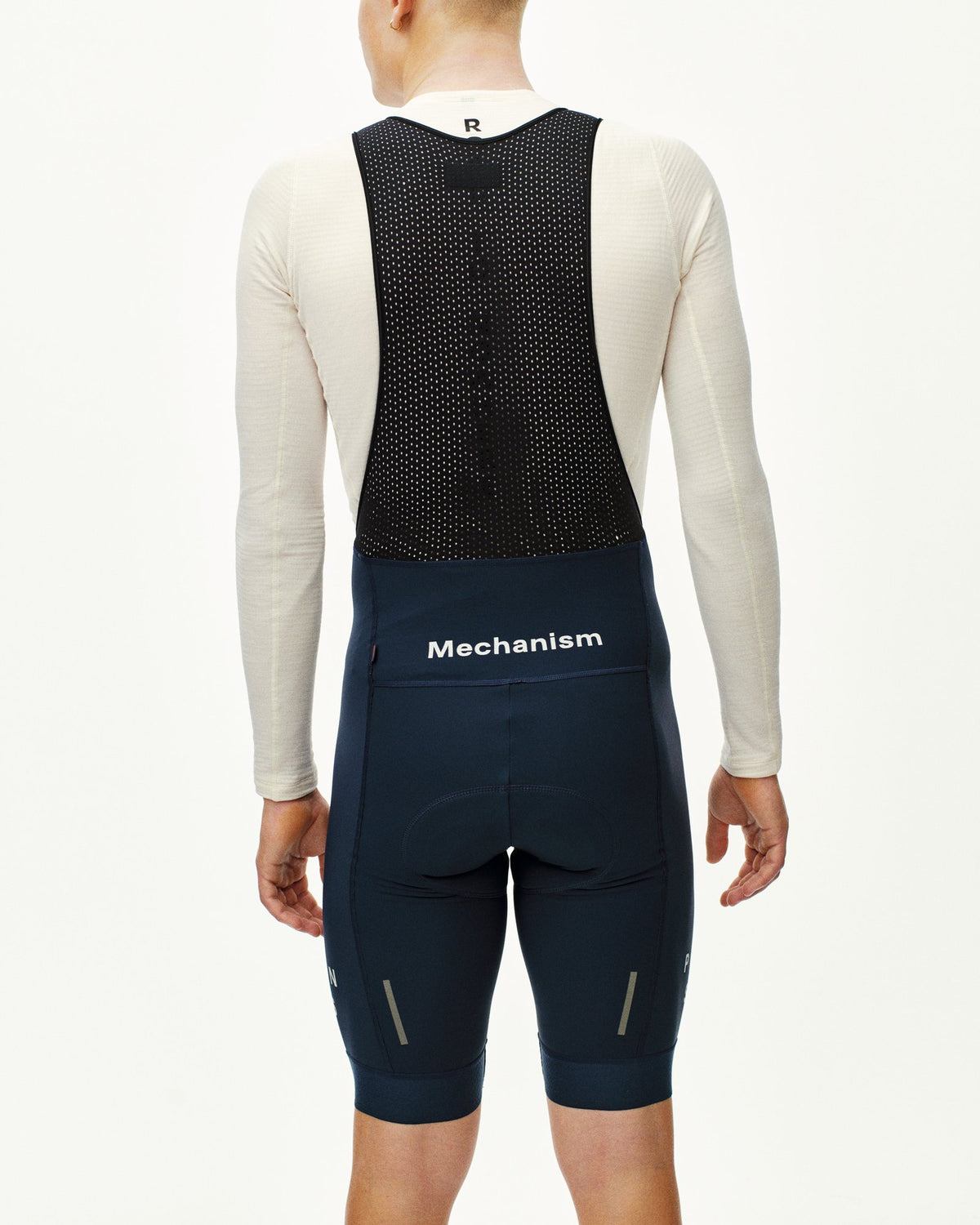Culotte corto Pas Normal Studios Mechanism Deep Winter en Navy, llevado por el modelo, vista trasera #Color_Navy