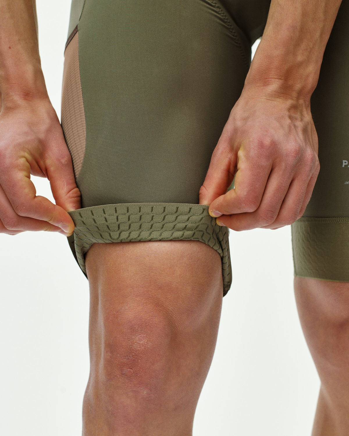 Culotte Pas Normal Studios Escapism Cargo en Light Olive, vista de detalle #Color_Light Olive