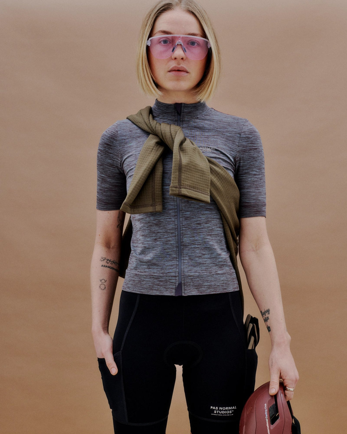 Maillot corto de mujer Pas Normal Studios Escapism Knit en Dusty Blue, en uso #Color_Dusty Blue