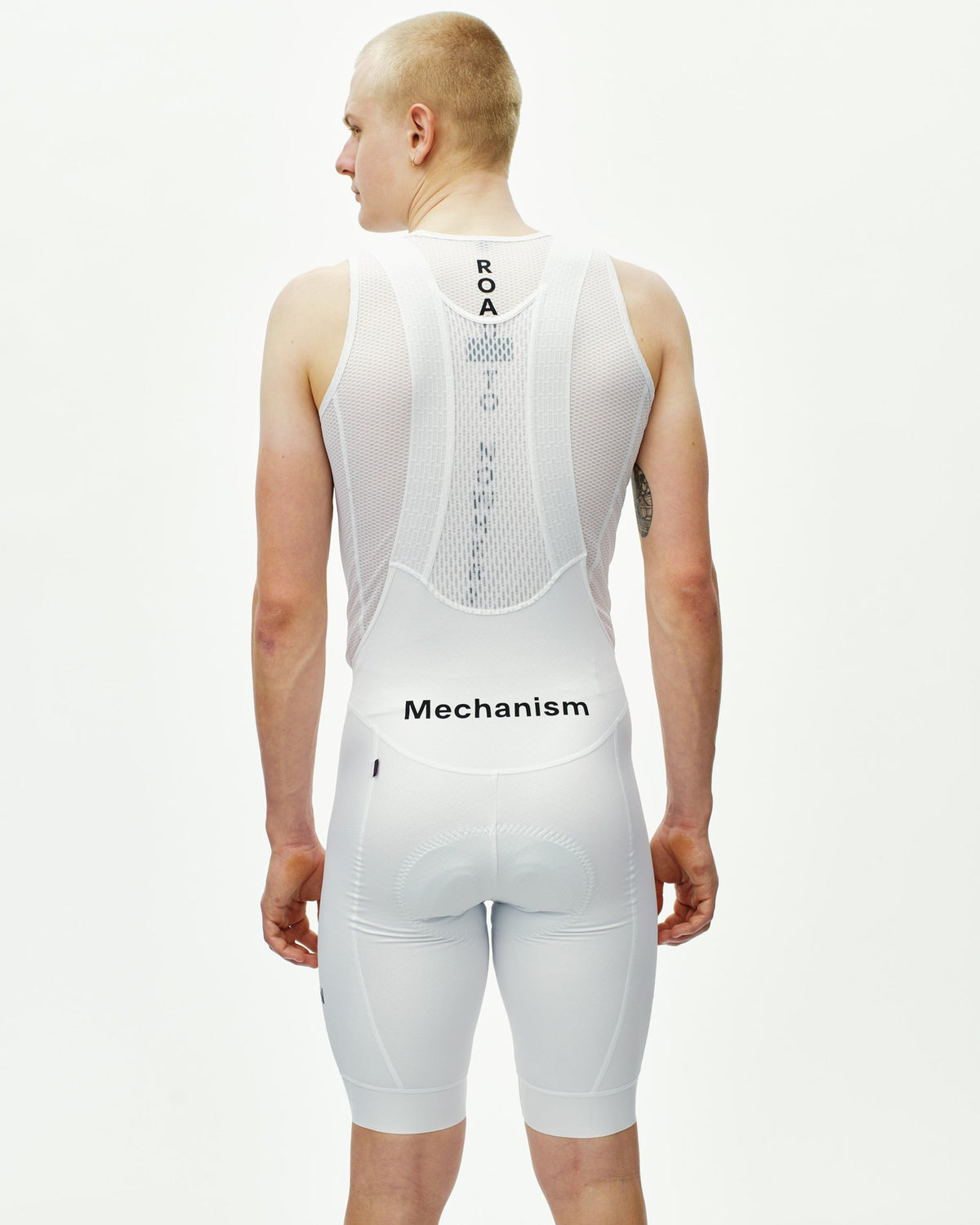 Culotte corto Pas Normal Studios Mechanism en White, llevado por el modelo, vista trasera #Color_White