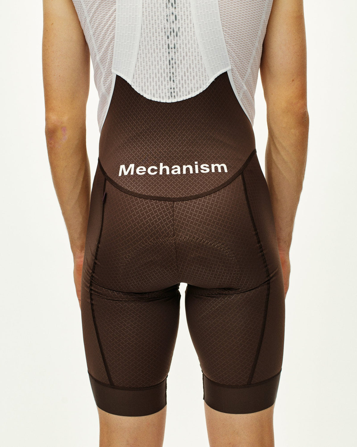 Culotte corto Pas Normal Studios Mechanism en Light Brown, llevado por el modelo, vista trasera #Color_Light Brown