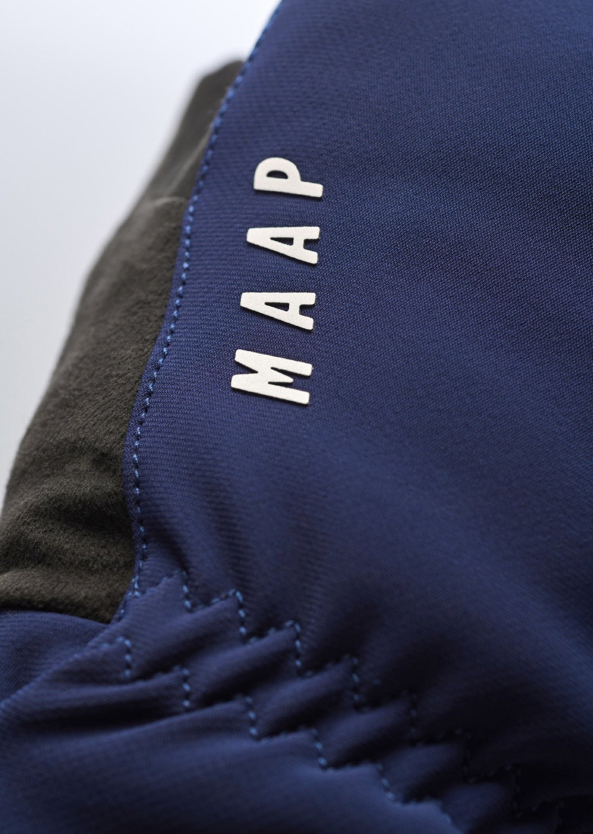 Apex Deep Winter Glove color Navy (vista 3) - MAAP