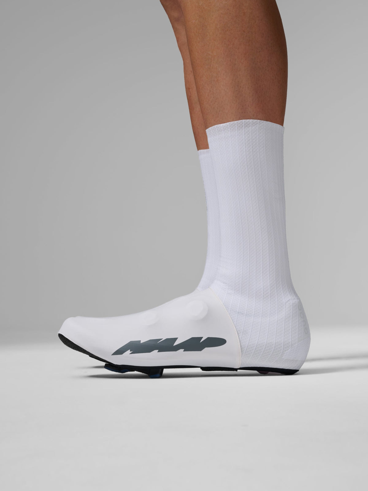 Cubrezapatillas MAAP Pro Aero Overshoe en White, imagen principal #Color_White