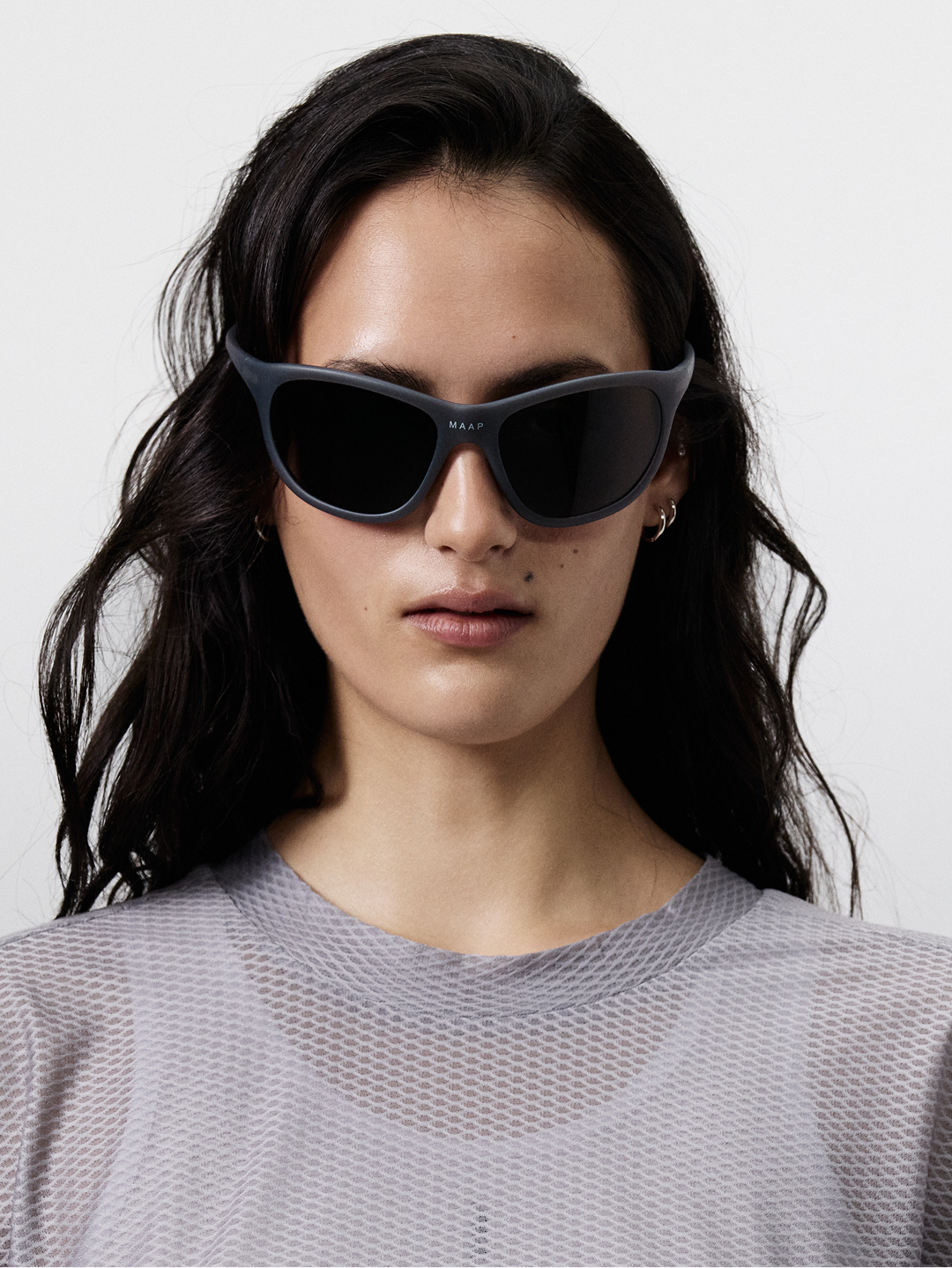 Gafas MAAP Fuse Sunglasses en Shadow, vista lateral #Color_Shadow