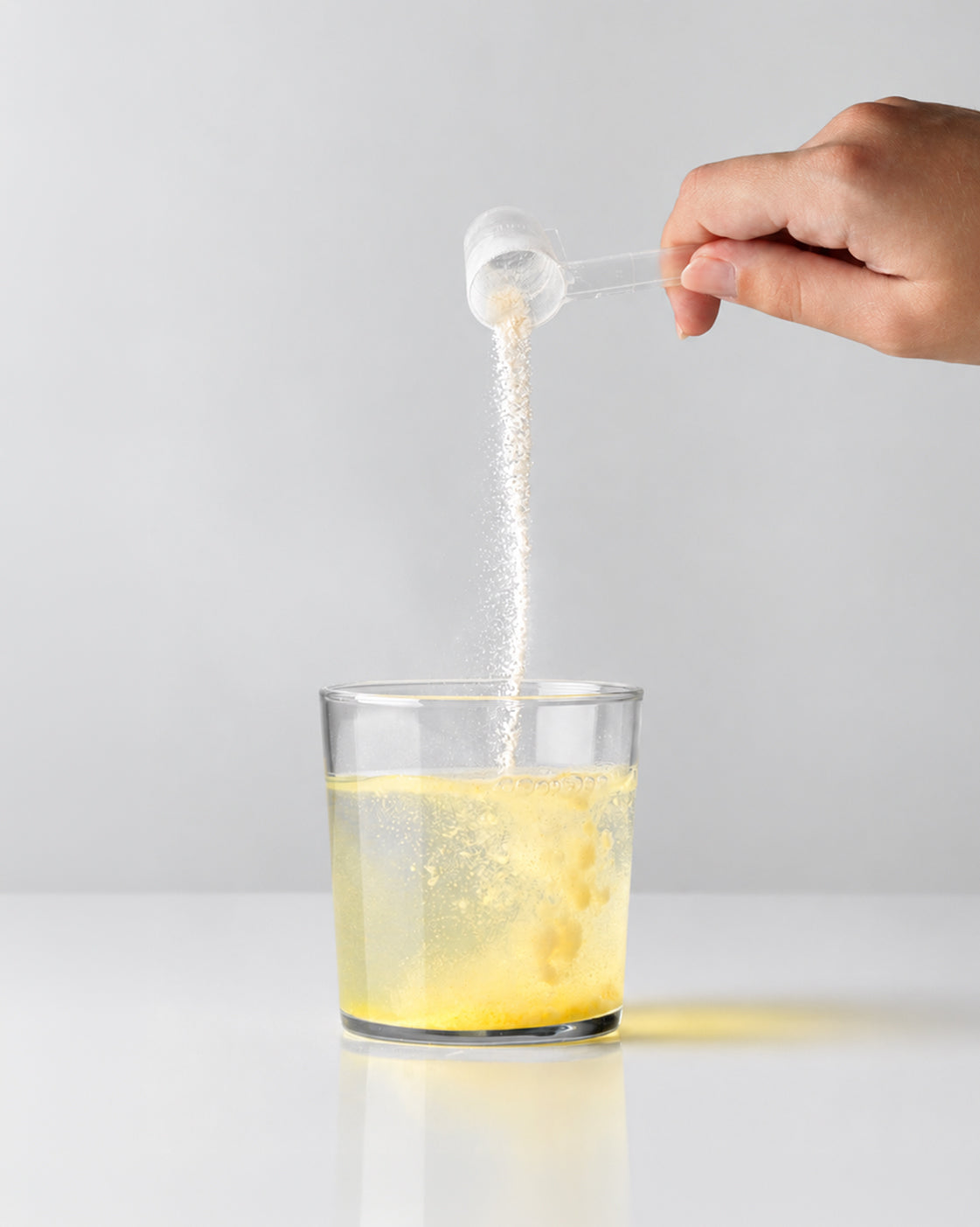 226ERS Hydrazero Creatine monodosis 9 g sabor limón, preparada en vaso