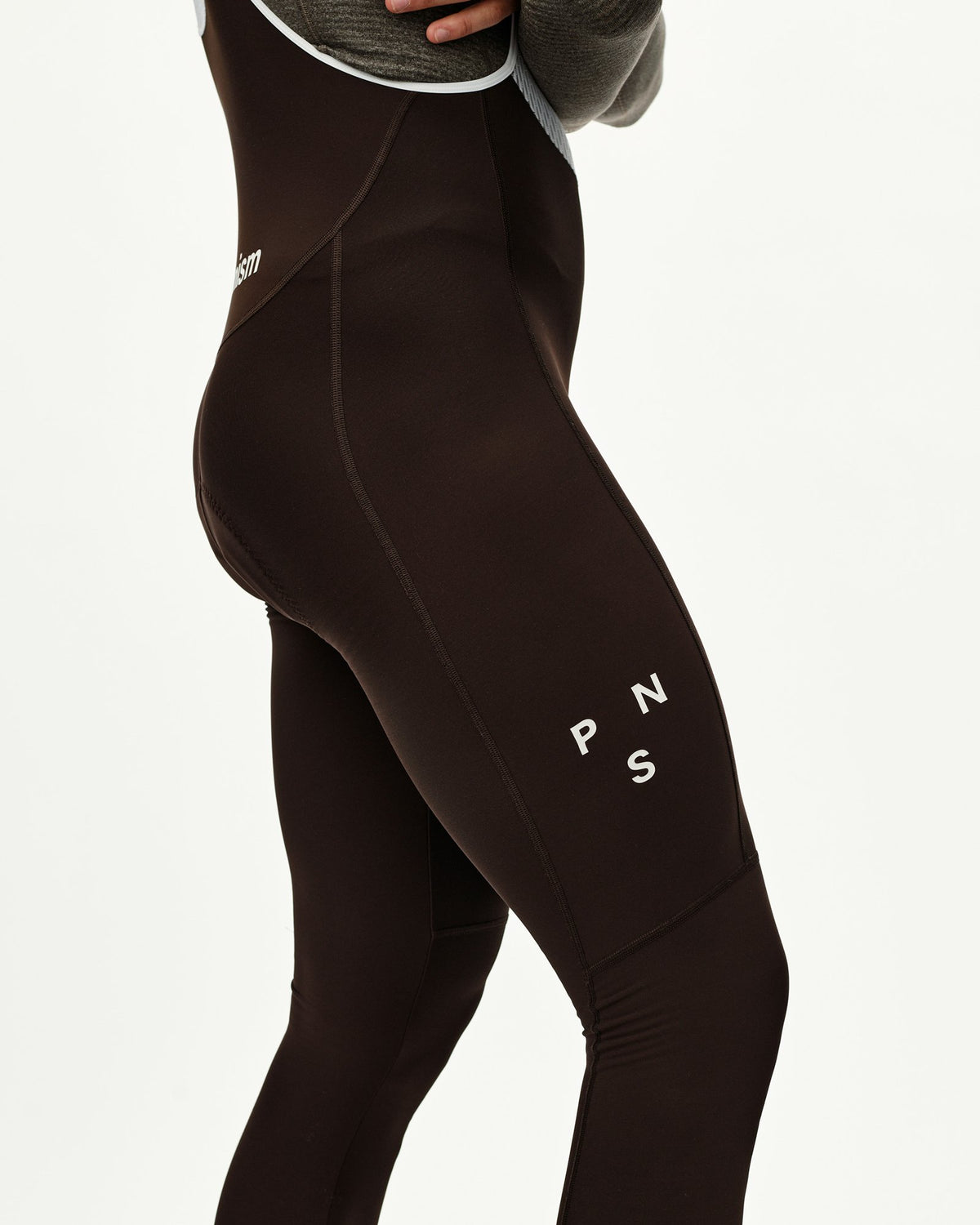 Culotte largo Pas Normal Studios Mechanism Thermal en Dark Coffee, detalle lateral de la pernera #Color_Dark Coffee