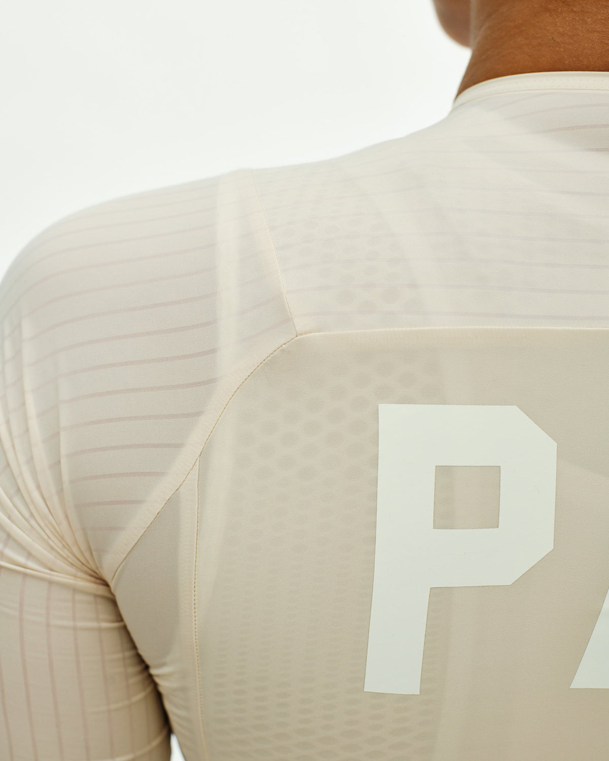 Maillot Mujer Pas Normal Studios PAS Mechanism Pro en Cream, detalle de la espalda #Color_Cream