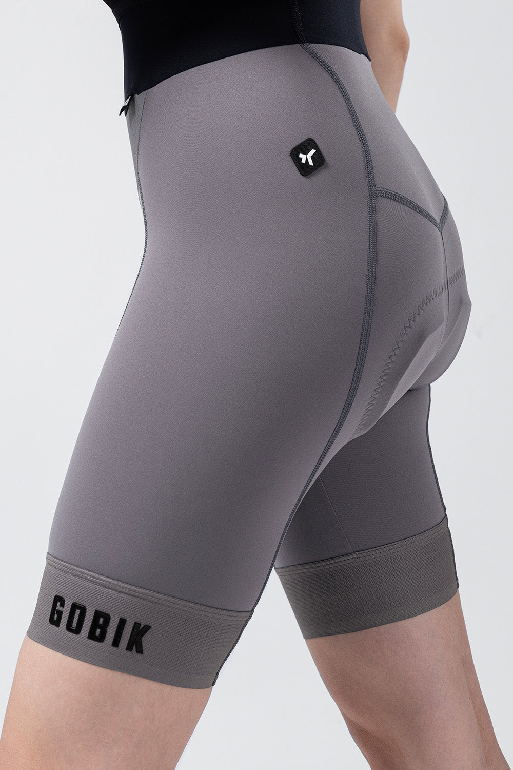 Culotte Corto Mujer Gobik Absolute 7.0 en Kettle, vista trasera sobre modelo #Color_Kettle