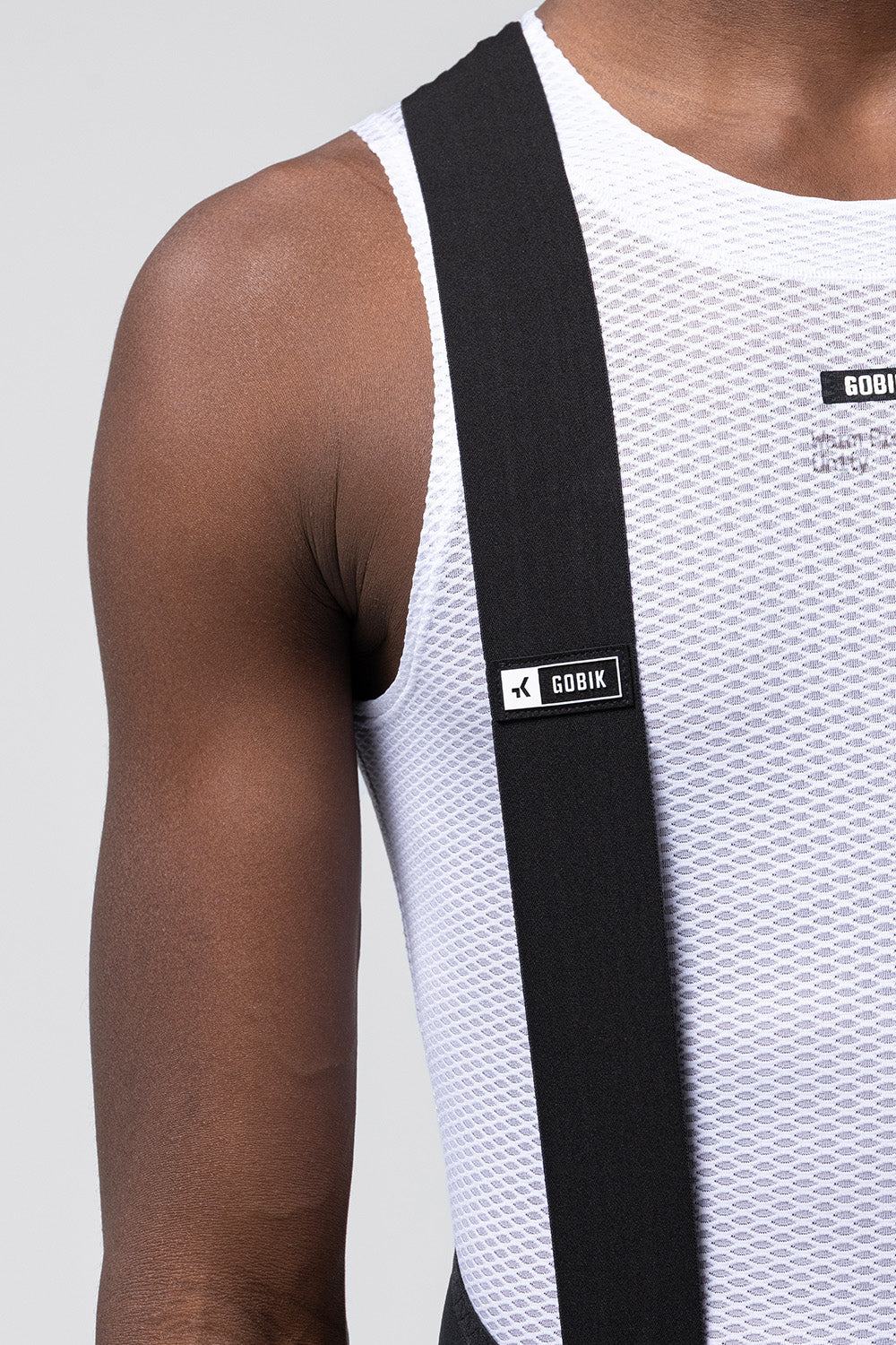 Culotte Corto Gobik X en Black, detalle del tirante #Color_Black