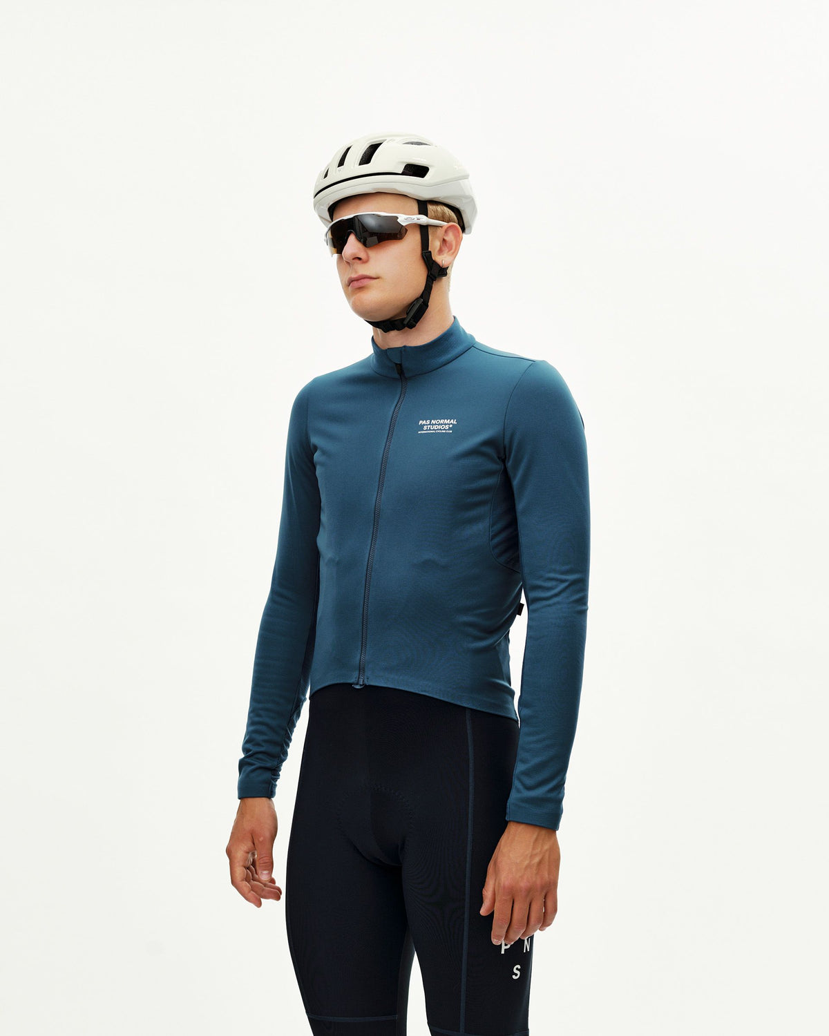 Maillot Largo Pas Normal Studios Mechanism Thermal en Denim Blue, puesta, vista tres cuartos #Color_Denim Blue