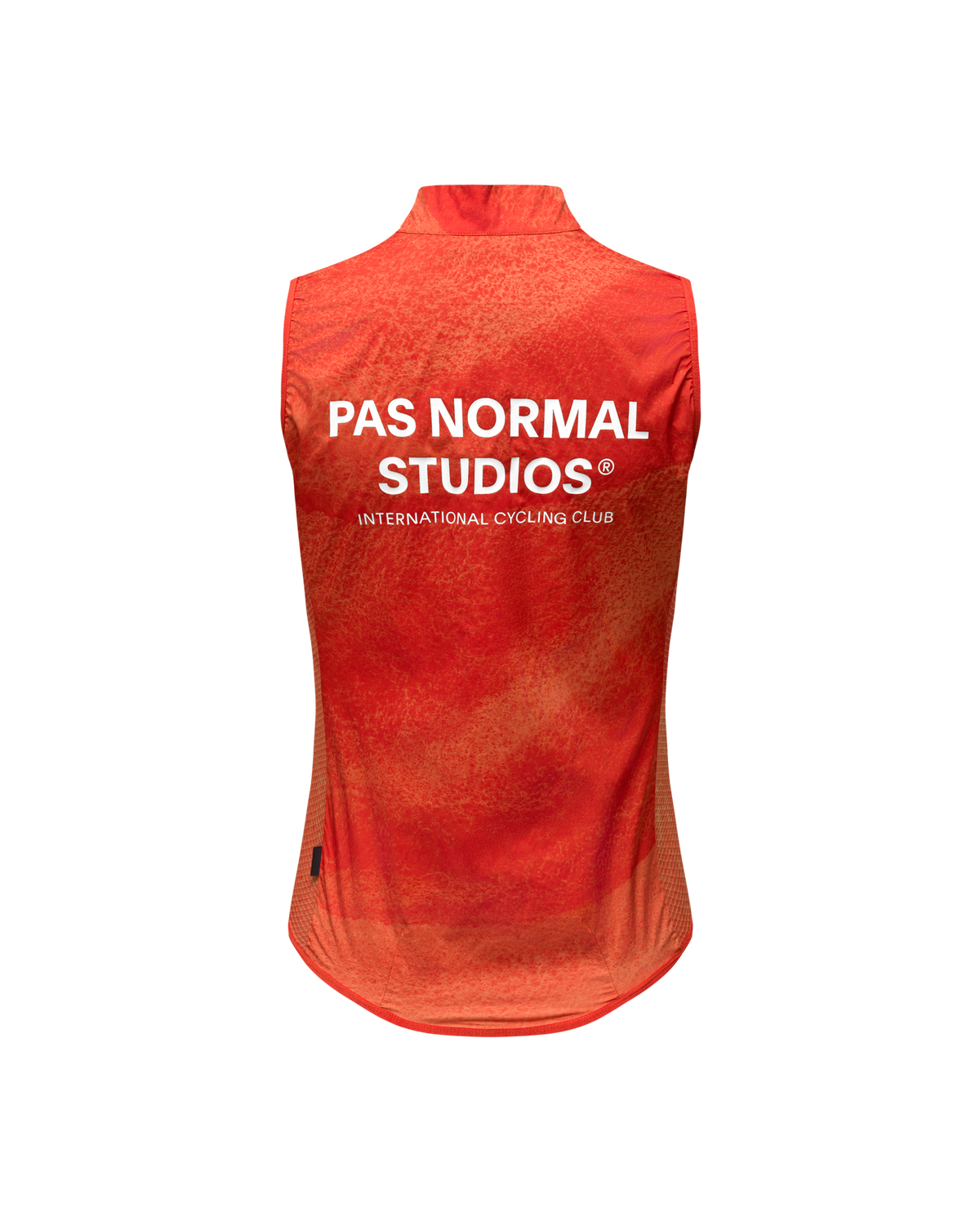 Chaleco Mujer Pas Normal Studios Mechanism Stow Away, vista trasera, color AOP Hibiscus Orange #Color_AOP Hibiscus Orange
