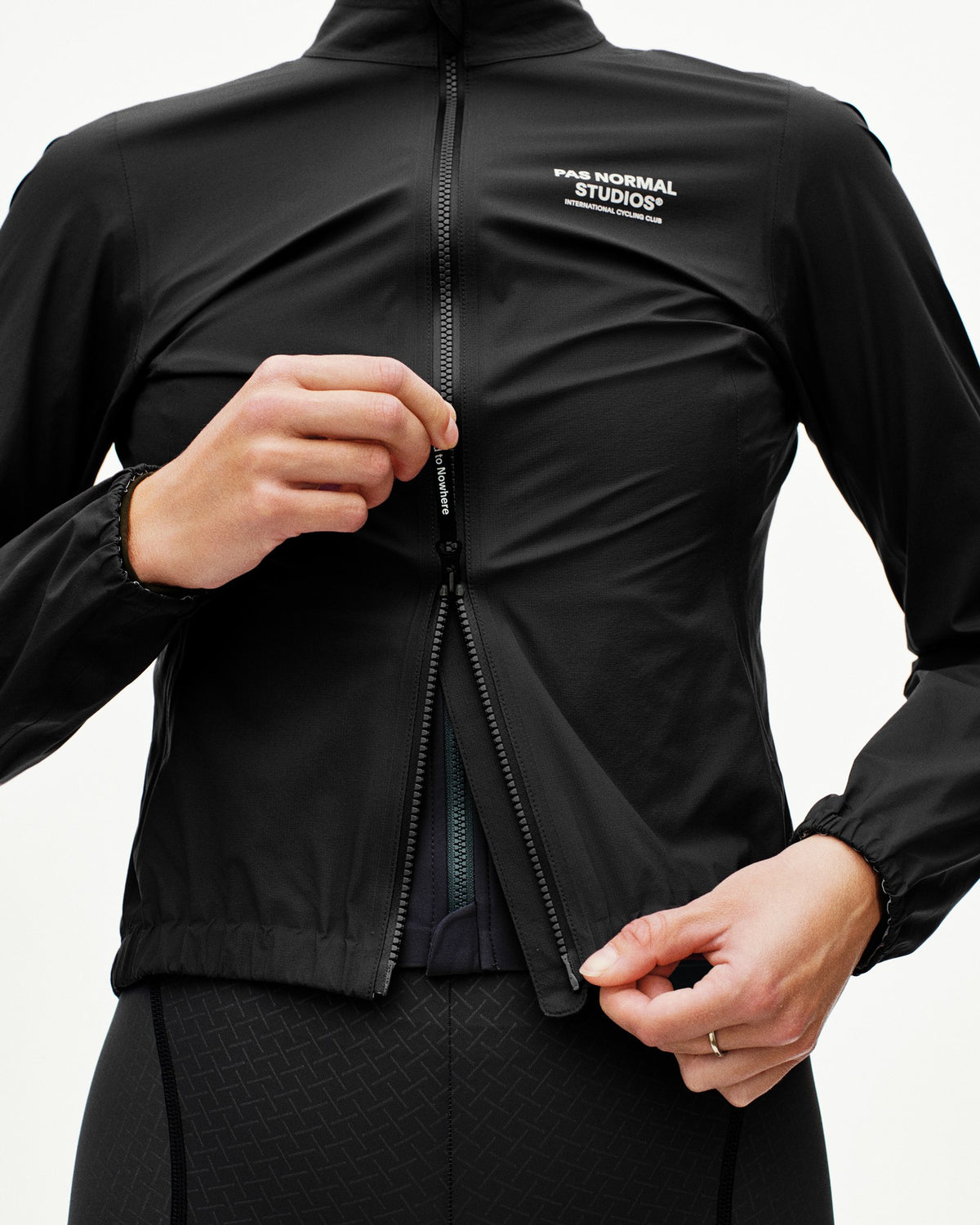 Chaqueta Mujer Pas Normal Studios Mechanism Rain, vista lateral, color Black #Color_Black