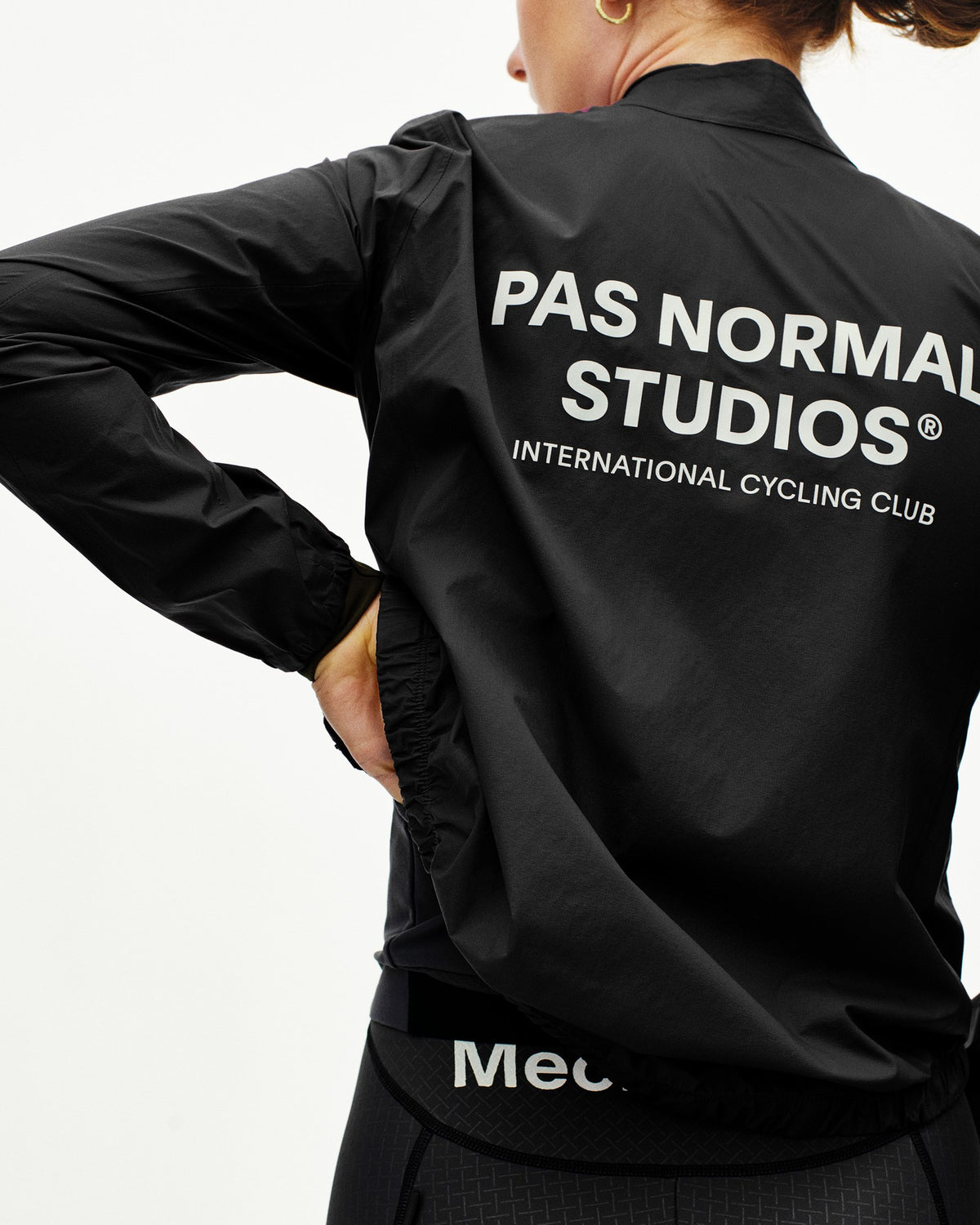 Chaqueta Mujer Pas Normal Studios Mechanism Rain, detalle de ajuste, color Black #Color_Black