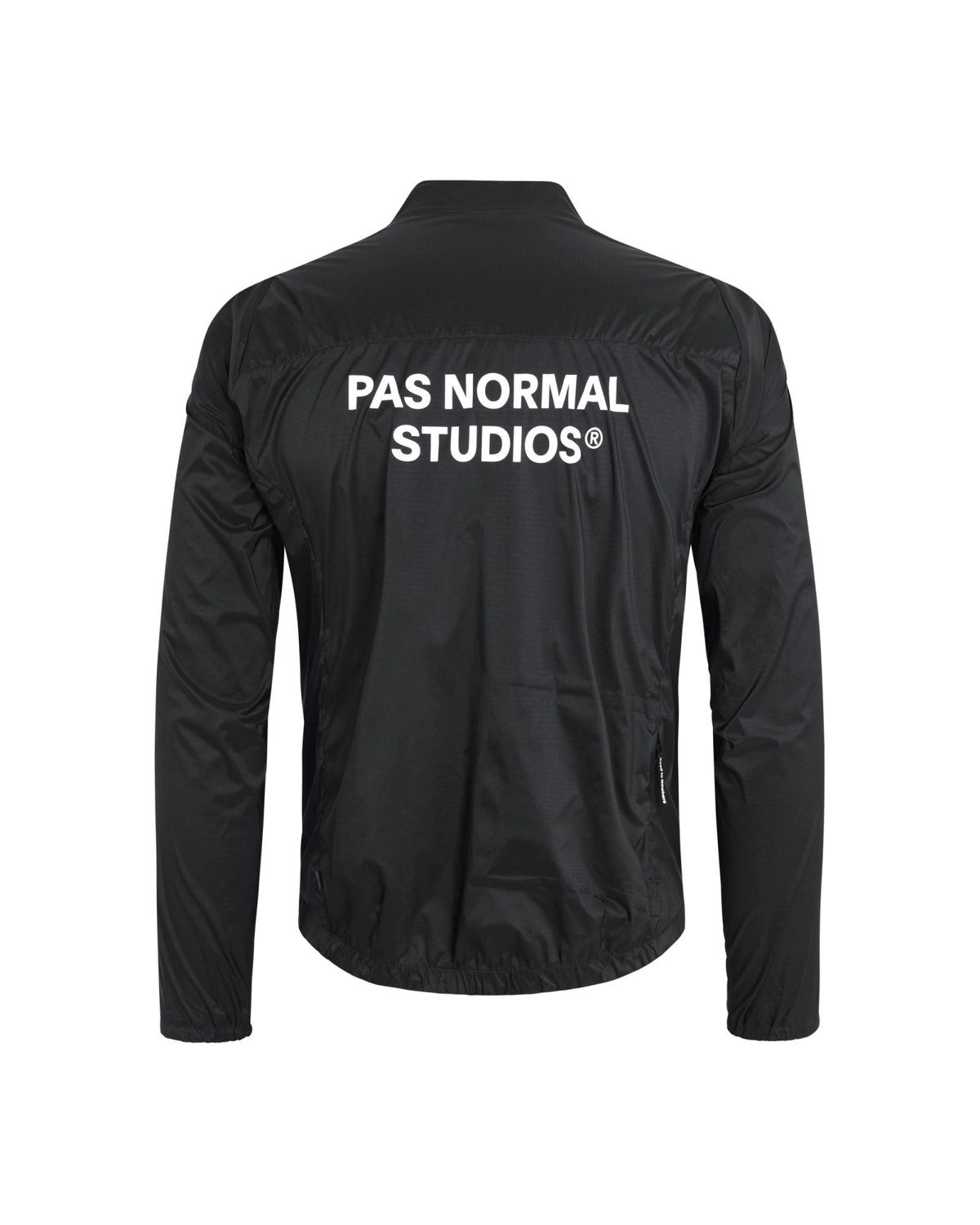 Chaqueta PNS Essential Insulated en Black, vista trasera #Color_Black
