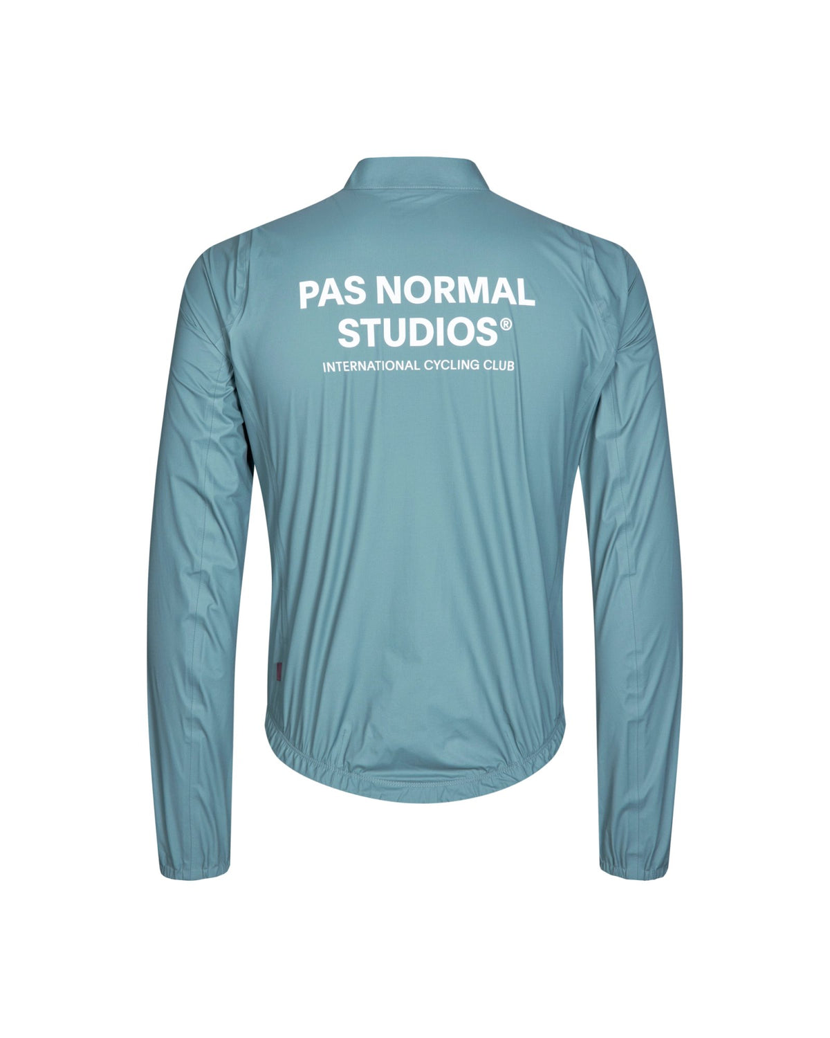 Chaqueta PNS Mechanism Rain en Dusty Teal, vista trasera #Color_Dusty Teal