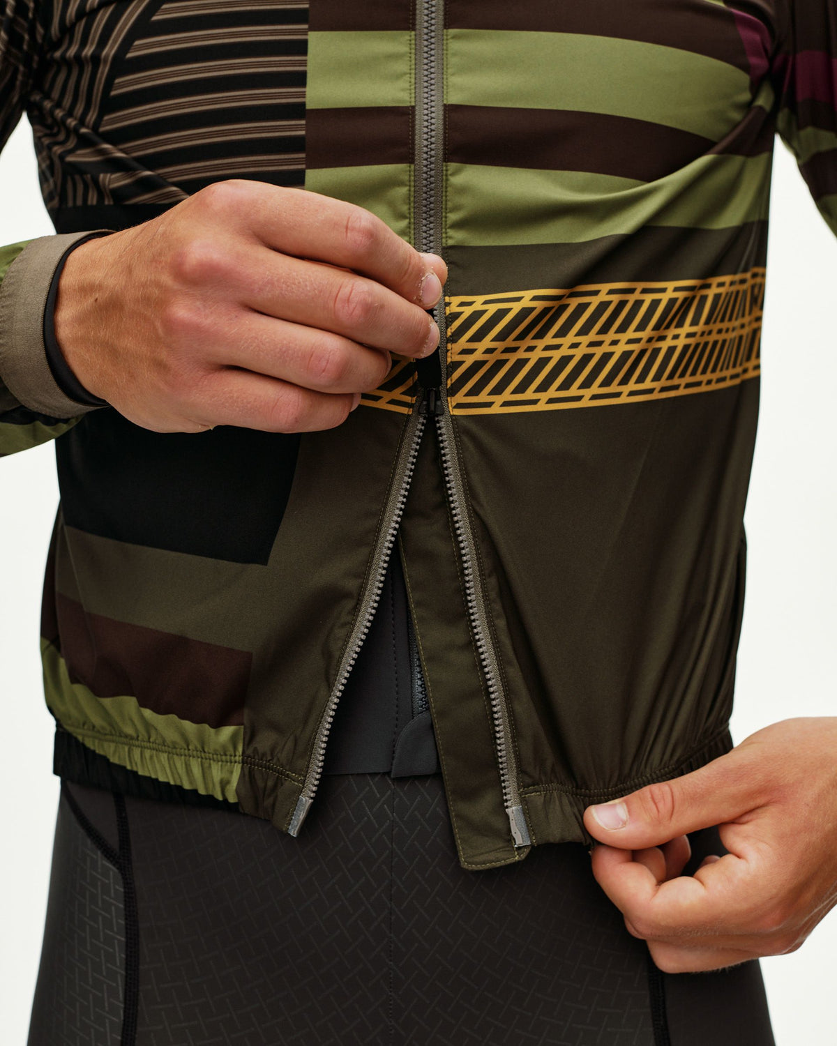 Chaqueta Pas Normal Studios Mechanism Stow Away AOP International Green, vista 8 #Color_AOP International Green