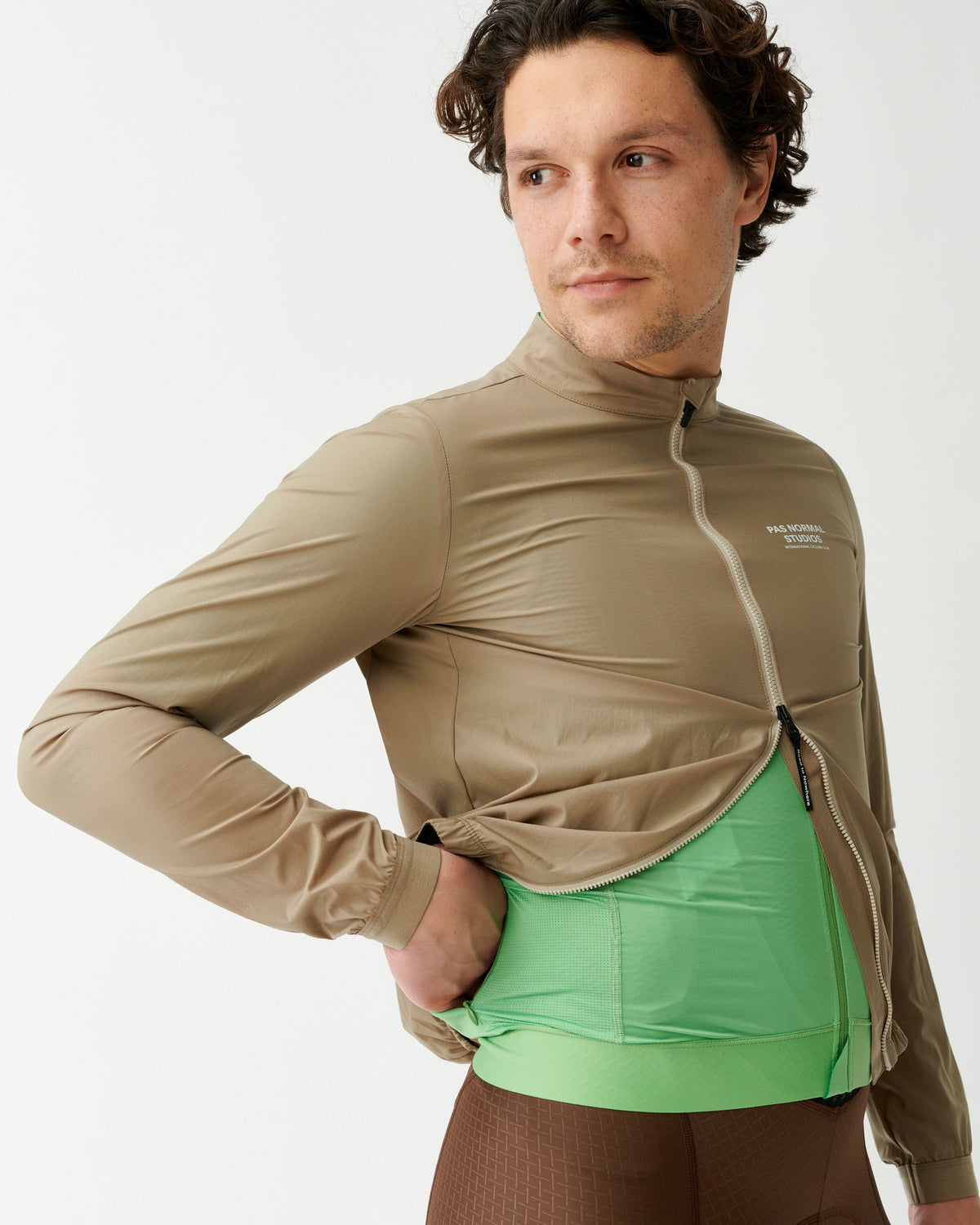 Chaqueta Pas Normal Studios Mechanism Stow Away Beige, vista 4 #Color_Beige