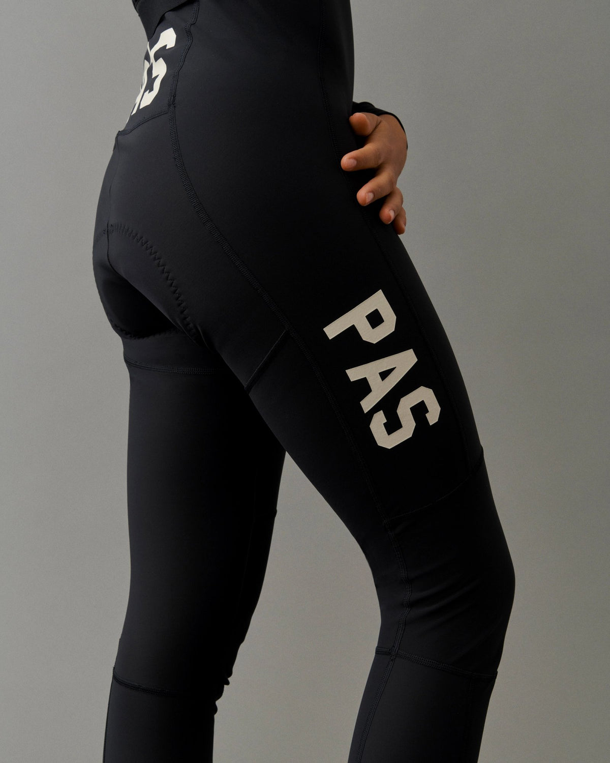 Culotte Largo Mujer PNS PAS Deep Winter en Black, sobre modelo, vista trasera #Color_Black