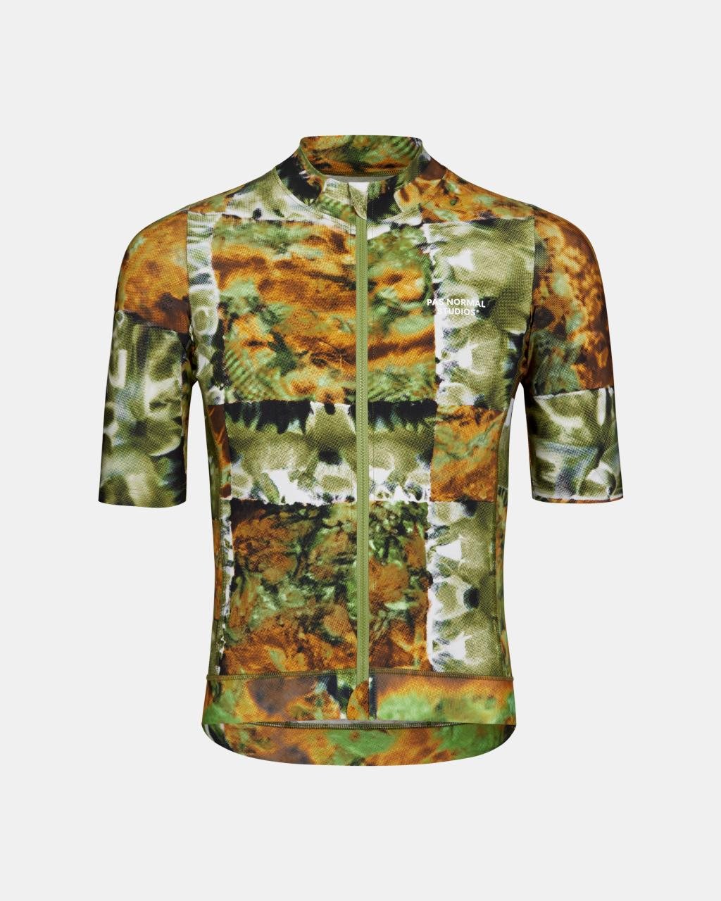 Maillot Corto Pas Normal Studios Essential en Kaleidoscope Green, producto plano sobre fondo #Color_Kaleidoscope Green