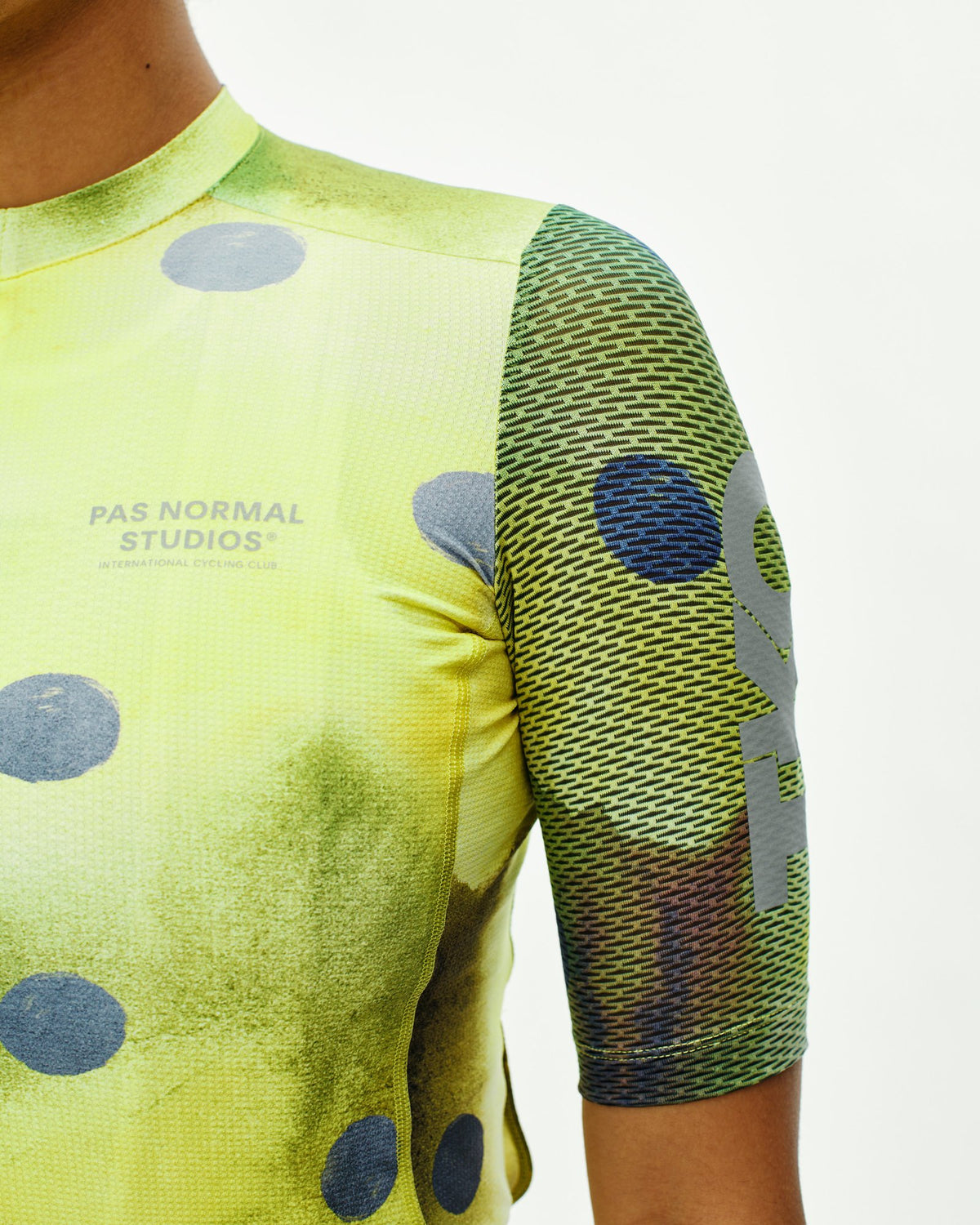 Maillot Pas Normal Studios T.K.O. Essential Light en T.K.O. Yellow, detalle del tejido #Color_T.K.O. Yellow
