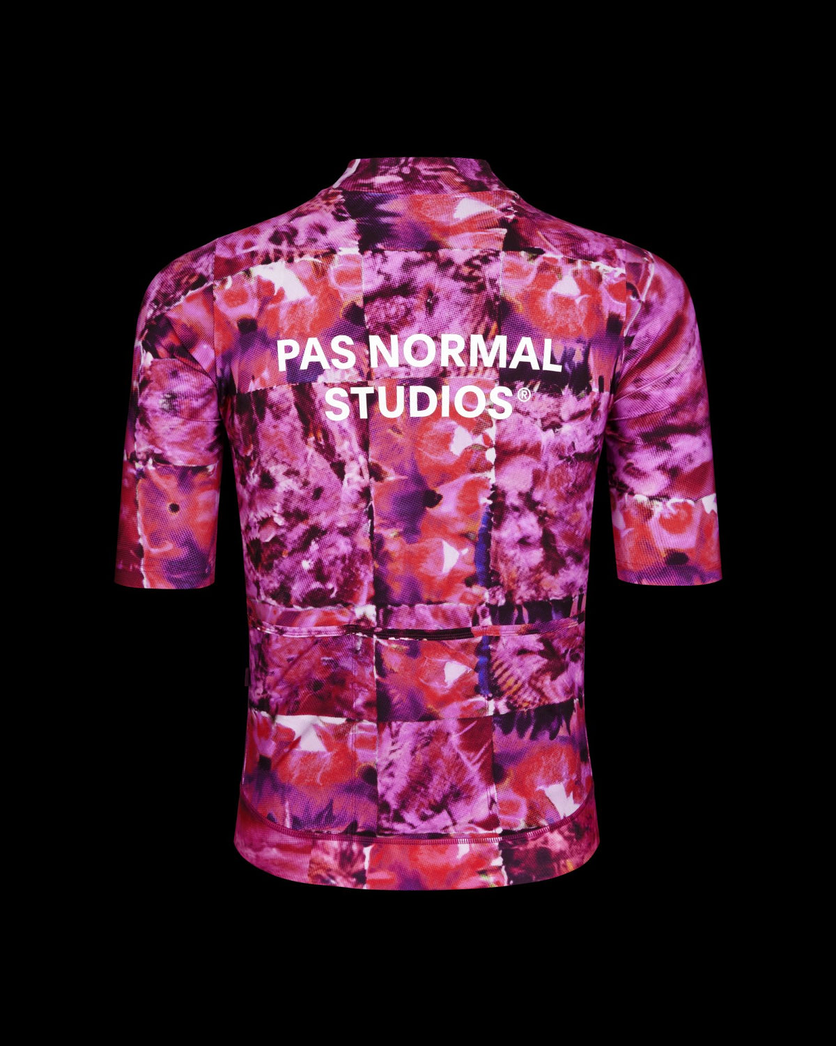 Maillot Corto Pas Normal Studios Essential en Kaleidoscope Pink, producto plano, vista trasera sobre fondo #Color_Kaleidoscope Pink
