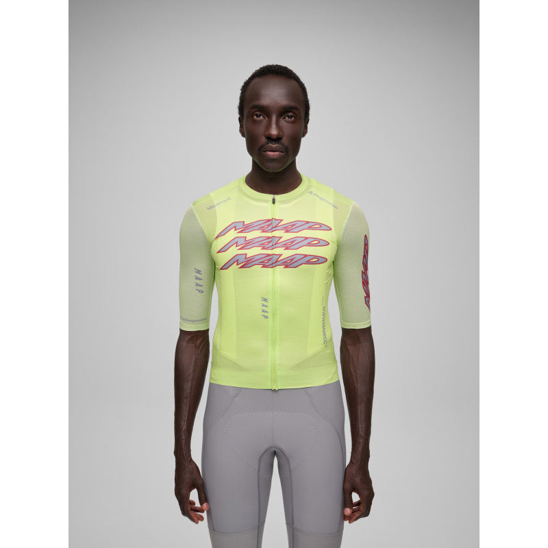 Maillot Corto Maap Pulse Pro Air Jersey 3.0 en Zest, modelo, vista frontal #Color_Zest