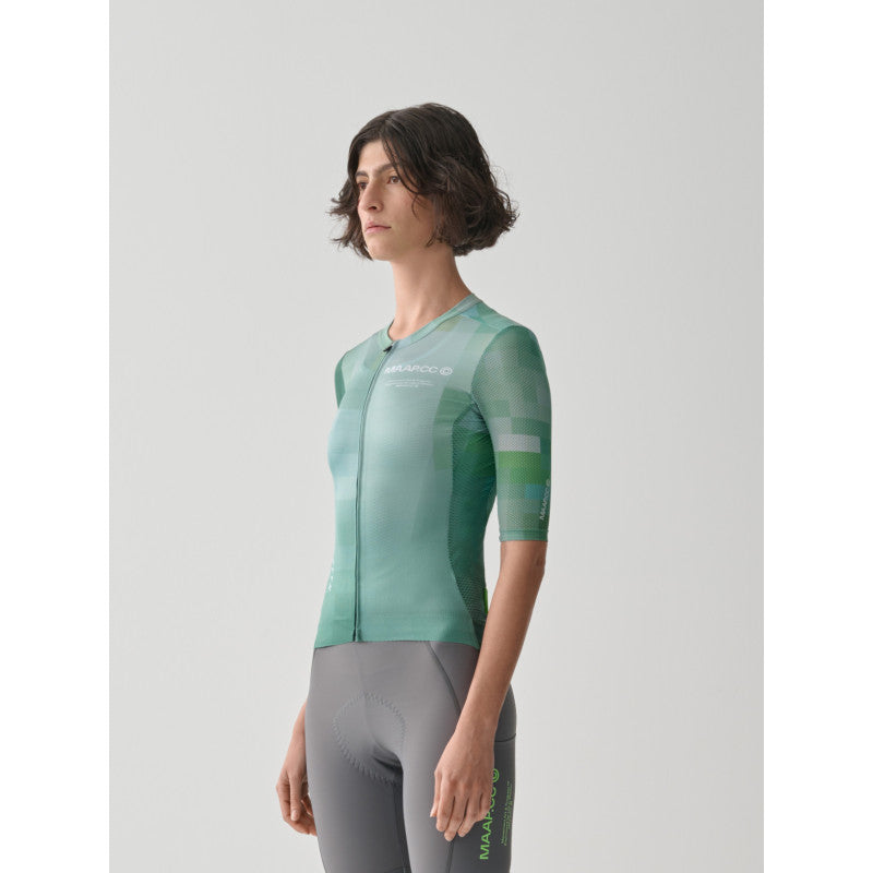 Maillot Corto Mujer Maap Blur Pro Air Jersey 3.0 en Sprinter, modelo, vista frontal #Color_Sprinter