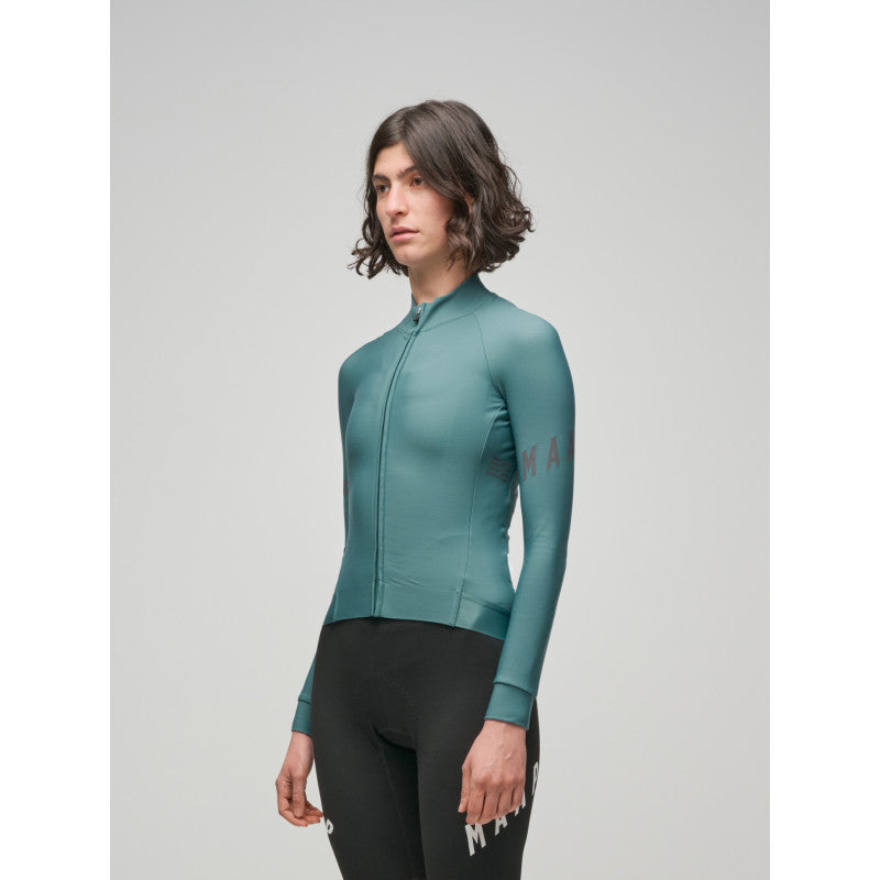 Maillot Largo Mujer Maap Aeon Thermal LS Jersey en Atlantic, modelo, vista frontal #Color_Atlantic