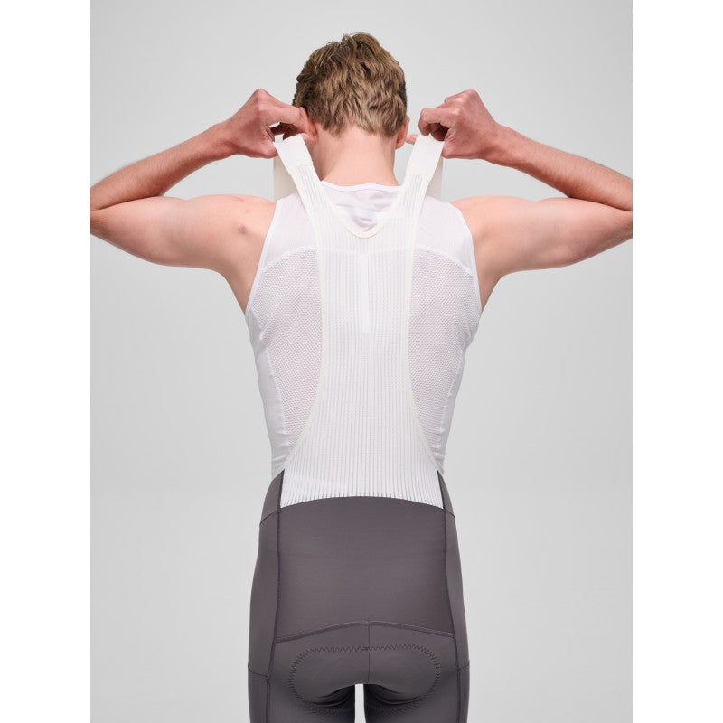 Culotte Corto Maap Team Bib Evo Cargo en Charcoal Plum, modelo, vista trasera #Color_Charcoal Plum
