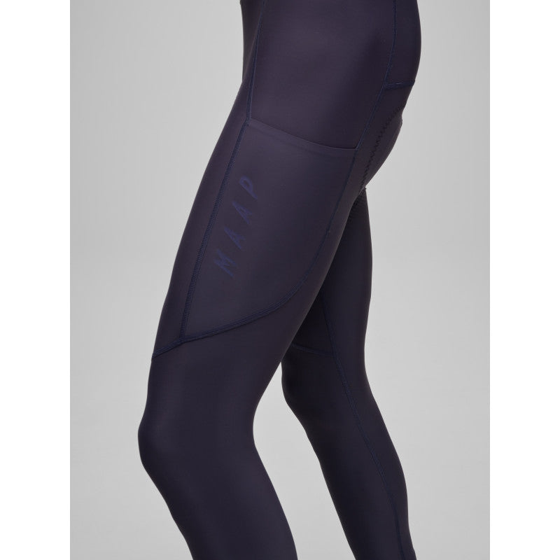 Culotte Largo Maap Team Bib Evo Cargo Tights en Deep Navy, detalle lateral #Color_Deep Navy