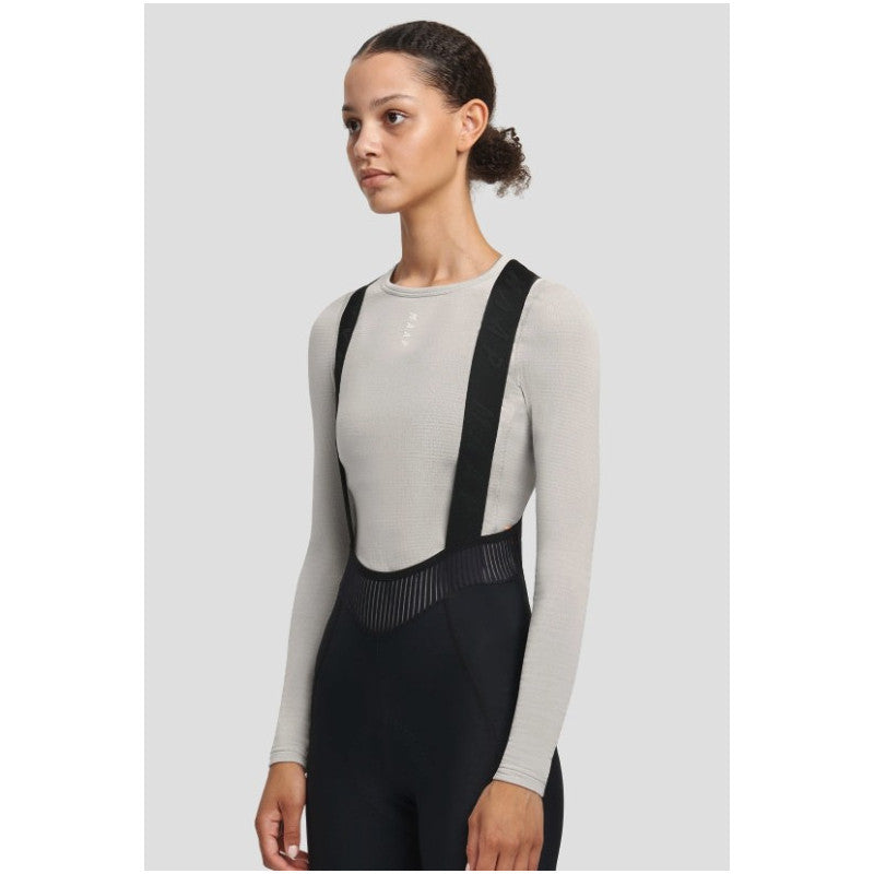 Camiseta Interior Mujer Maap Thermal Base Layer LS Tee en Niebla, modelo, vista frontal #Color_Niebla