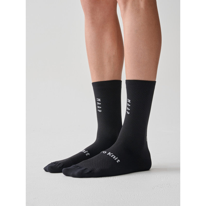 Calcetines Maap Pro Knit Sock en Negro, modelo, vista frontal #Color_Negro
