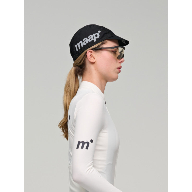 Gorra Maap Training Cap en Black/Silver, modelo, vista adicional #Color_Black/Silver