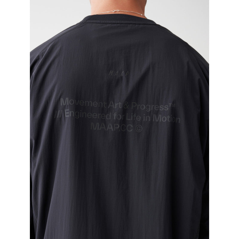Sudadera Maap Transit Insulated Crew en Negro, detalle trasero #Color_Negro