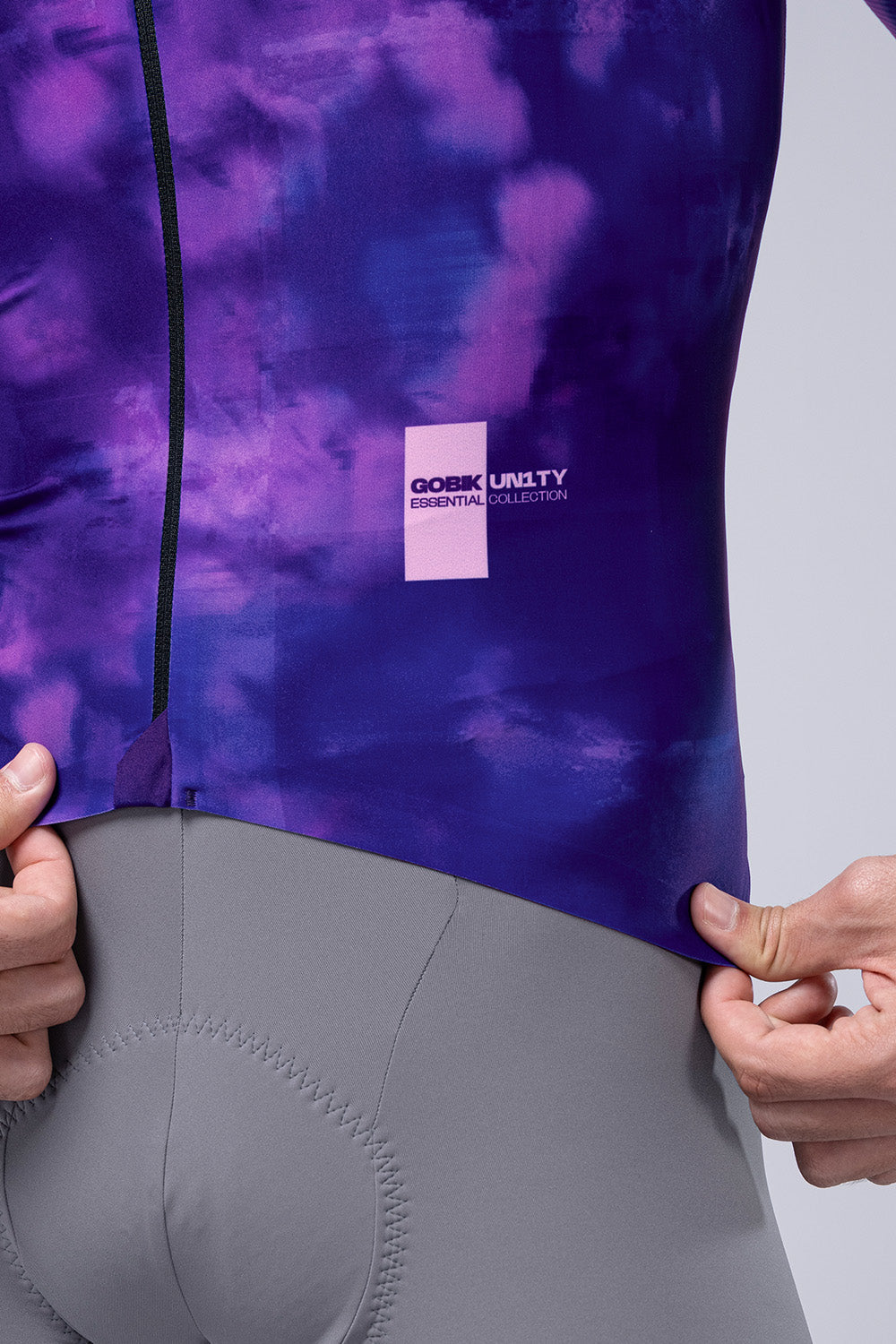 Maillot Gobik Attitude 2.0 en Grim, vista trasera sobre modelo #Color_Grim
