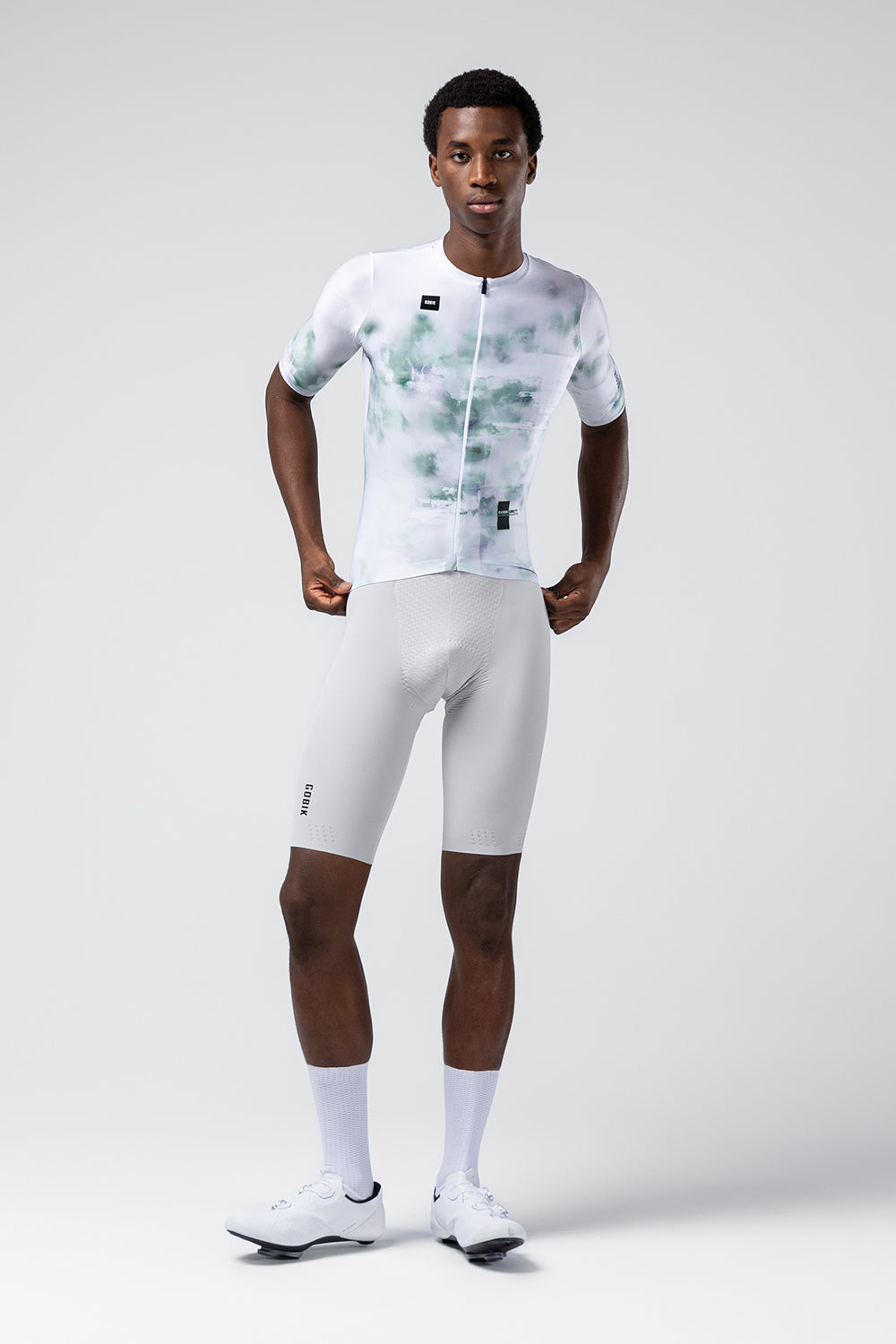 Maillot Gobik Attitude 2.0 en Moss, vista frontal sobre modelo #Color_Moss
