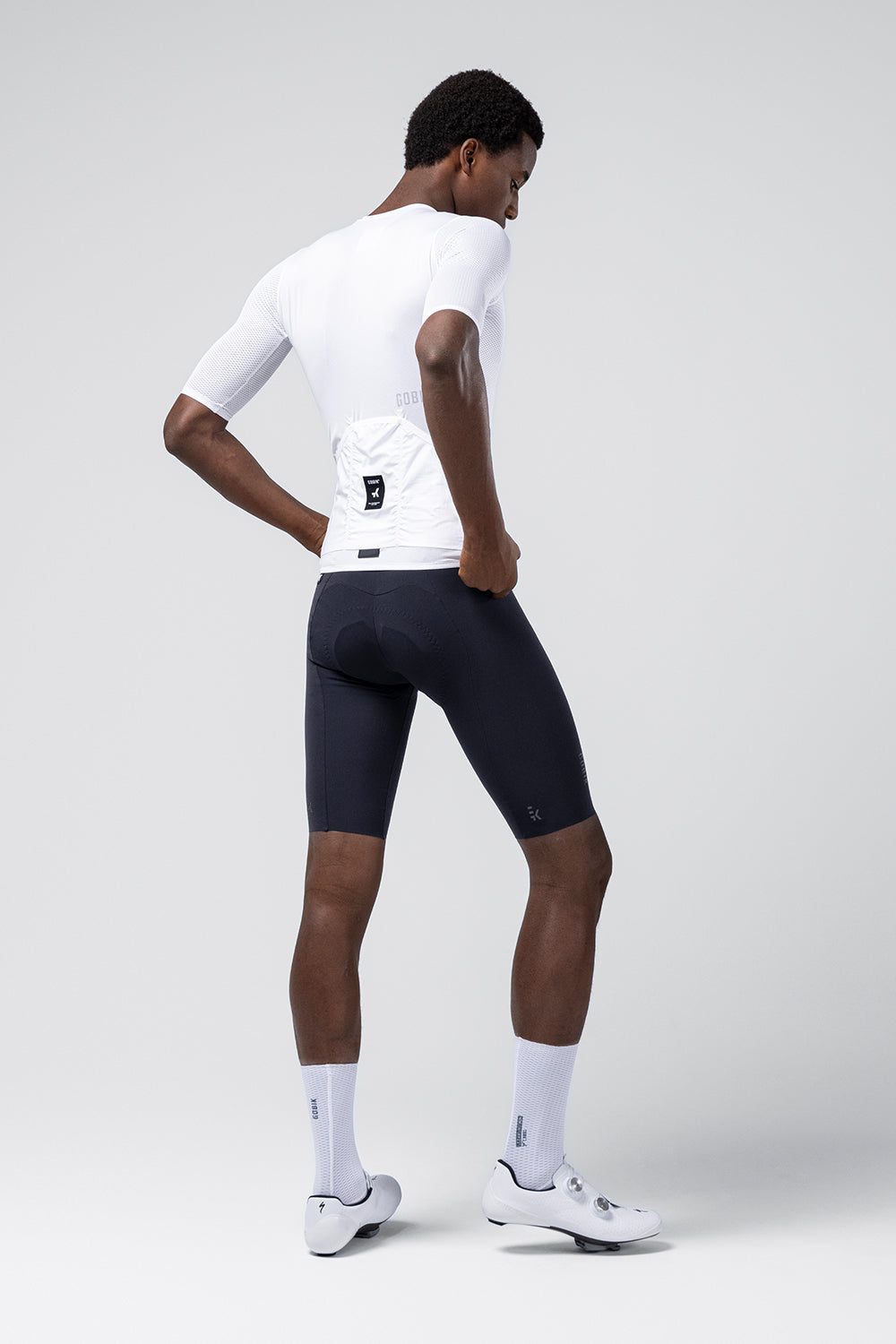 Maillot Gobik Carrera 3.0 en White, vista trasera sobre modelo #Color_White