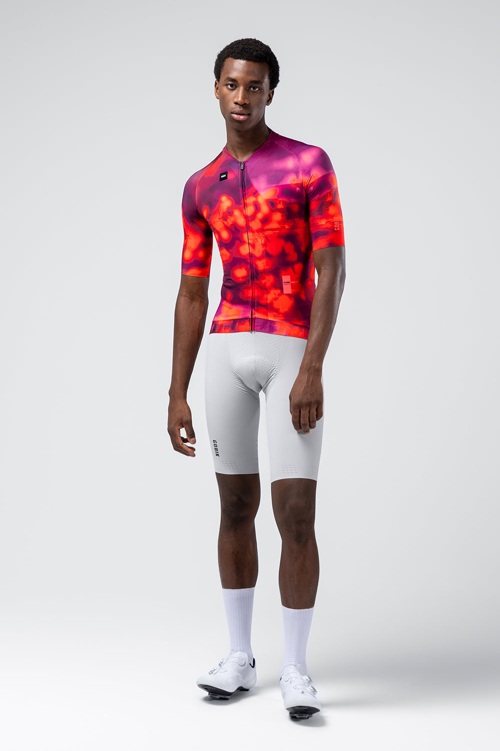 Maillot Gobik CX Pro en Azalea, vista frontal sobre modelo #Color_Azalea