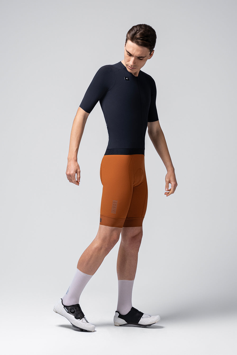 Maillot Gobik CX Solid en Ultrablue, vista frontal sobre modelo #Color_Ultrablue