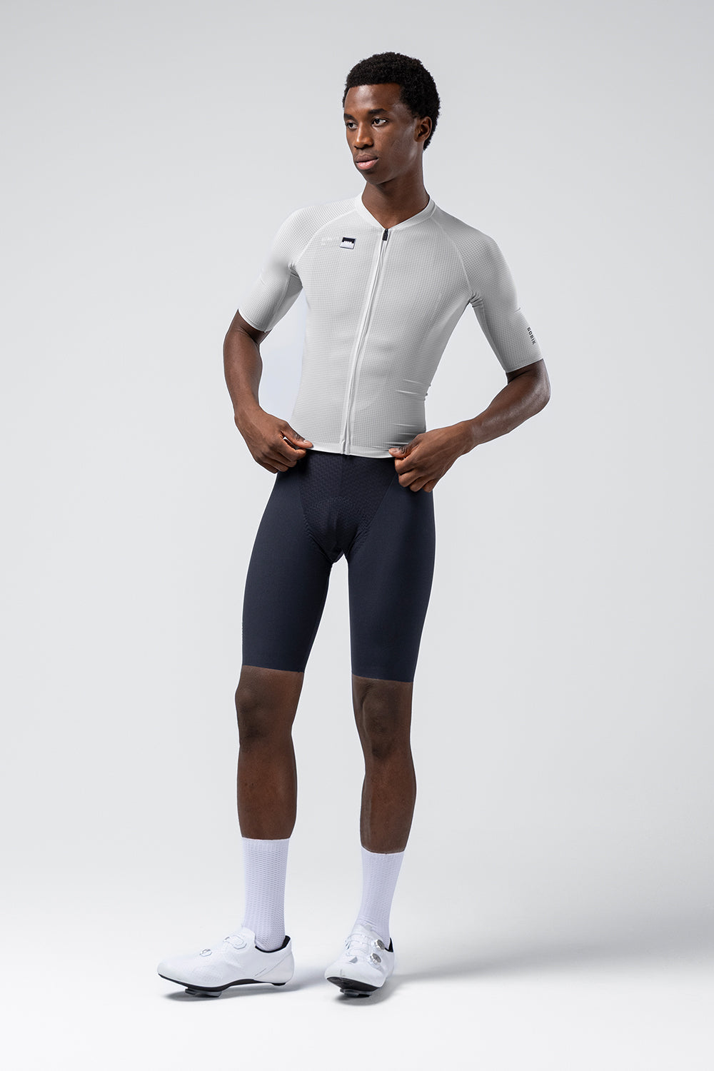 Maillot Gobik Phantom en Empire, vista frontal sobre modelo #Color_Empire