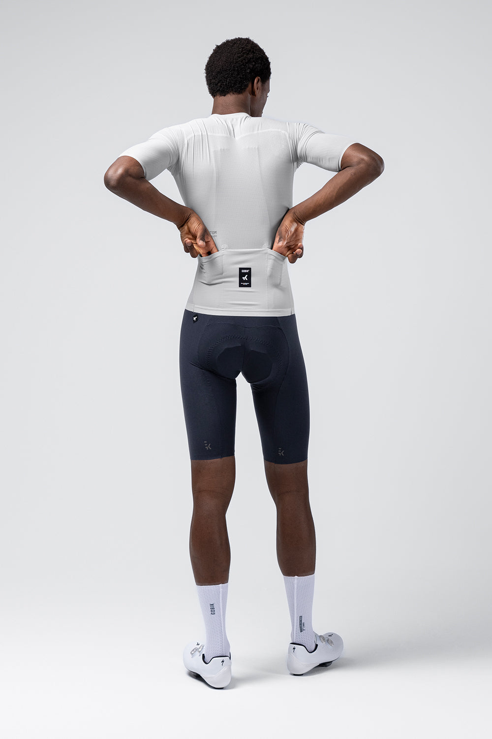 Maillot Gobik Phantom en Empire, vista trasera sobre modelo #Color_Empire
