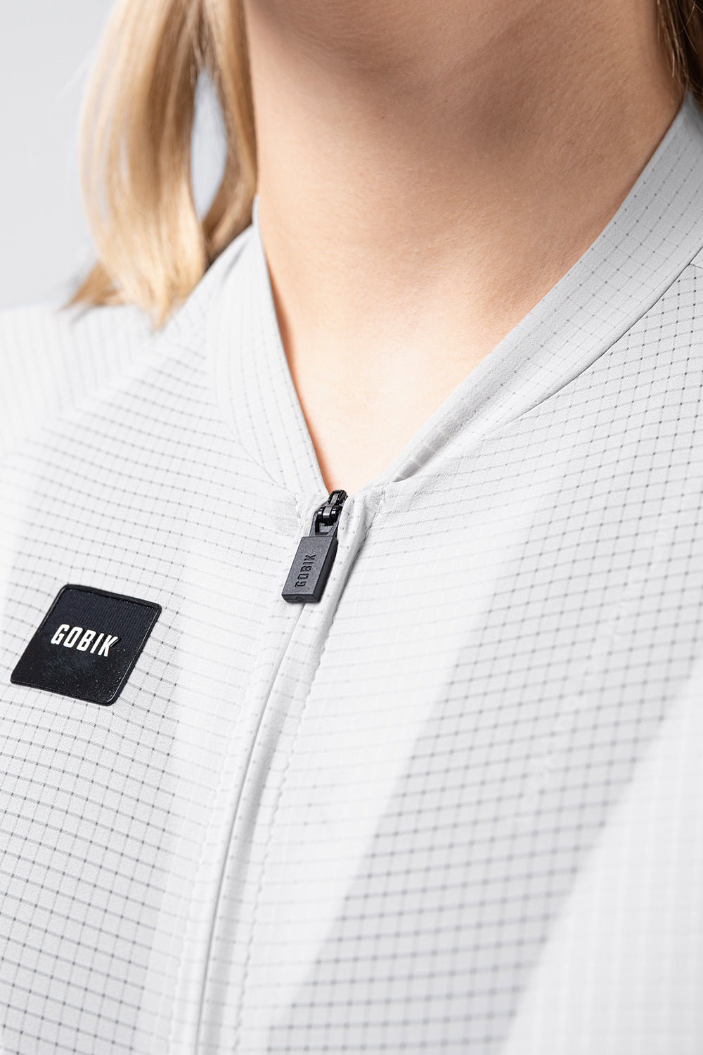 Maillot Gobik Phantom en Empire, detalle del cuello y la cremallera #Color_Empire
